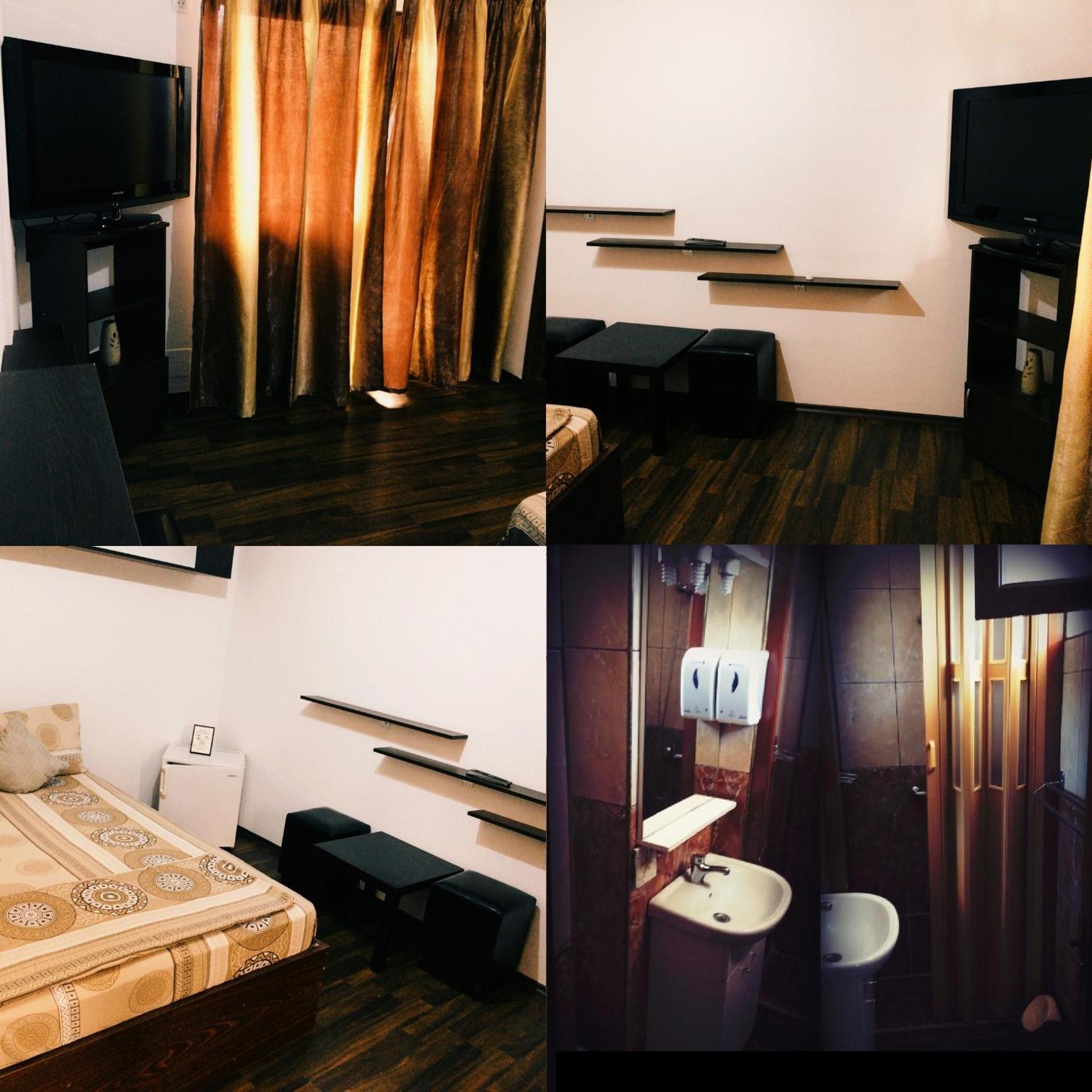 Double Room with Private Bathroom photo 2