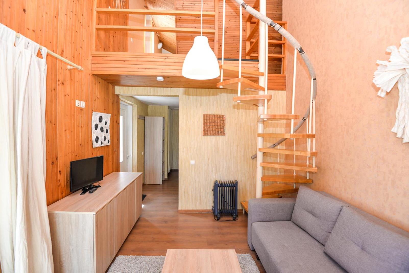 One-Bedroom Apartment (6 Adults)