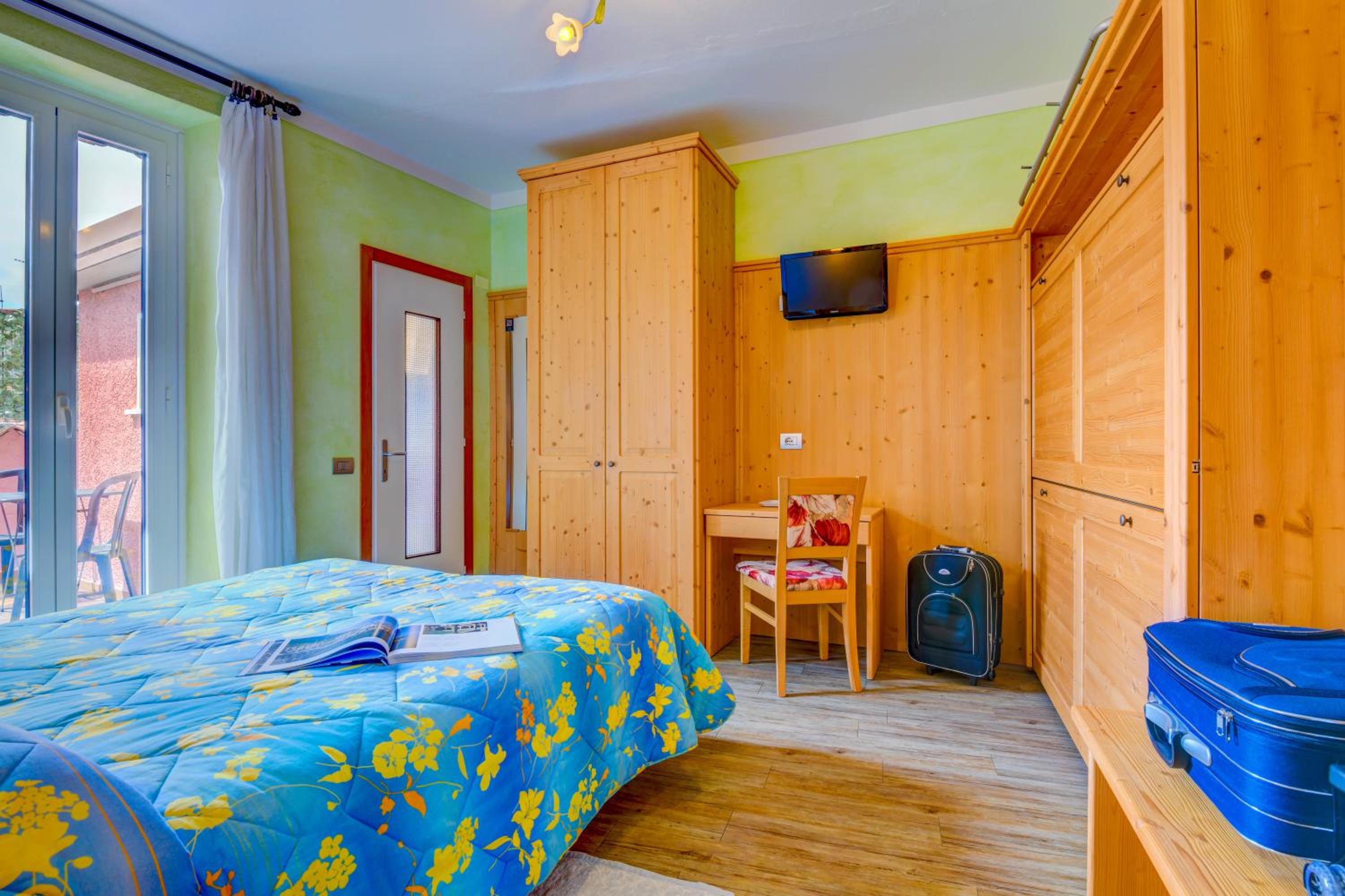 Double or Twin Room photo 2