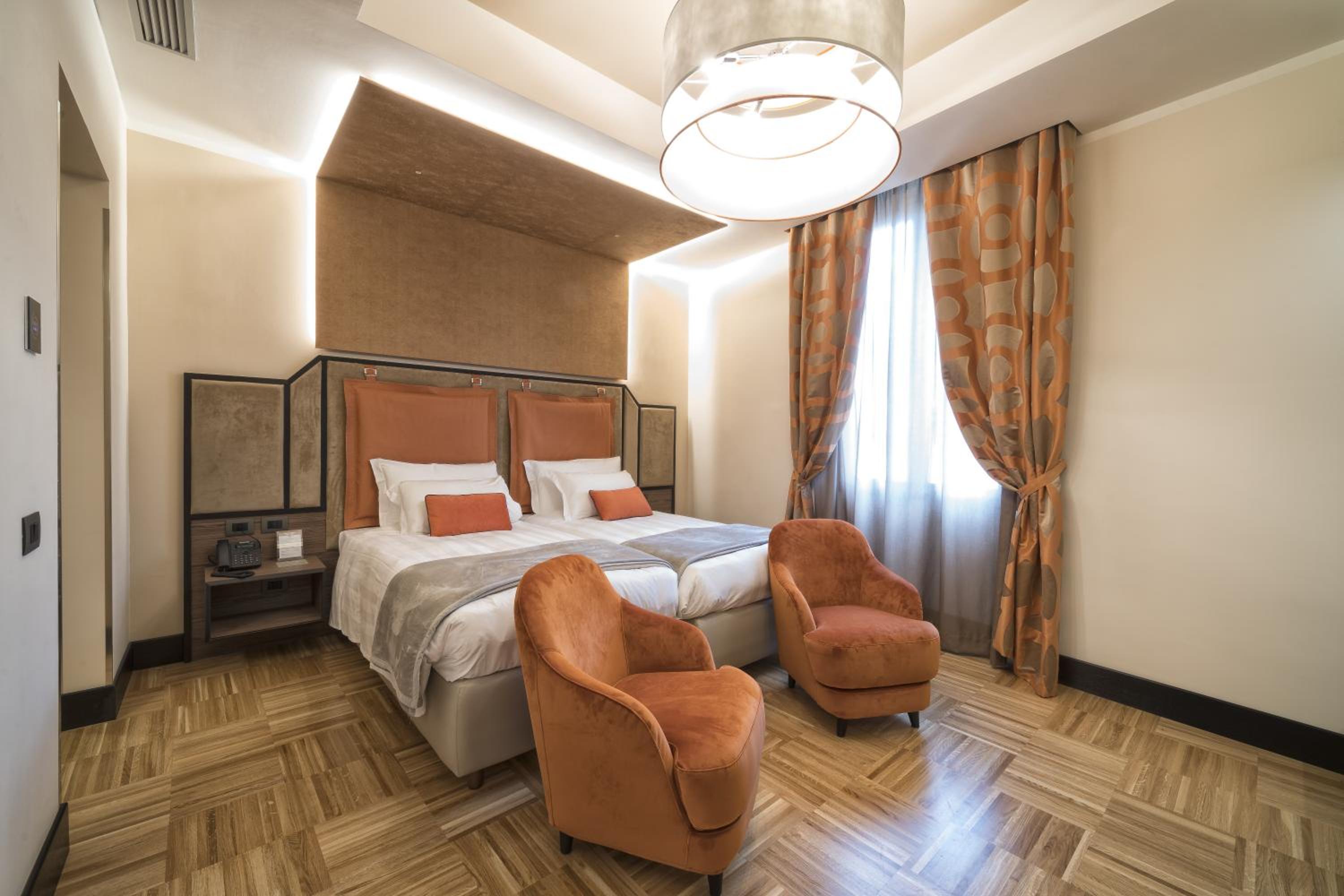 Deluxe Suite photo 1