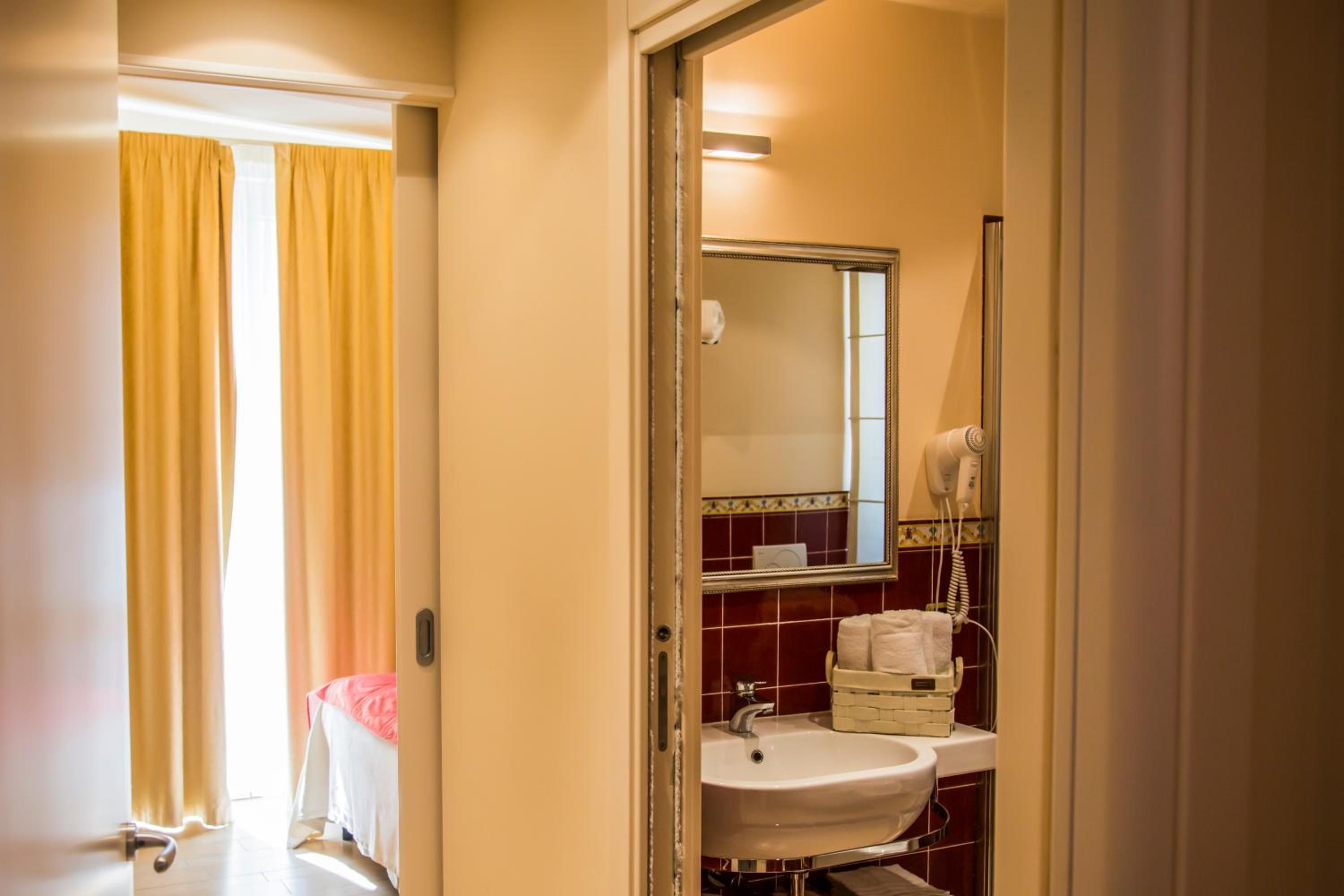Superior Double Room - Photo 5