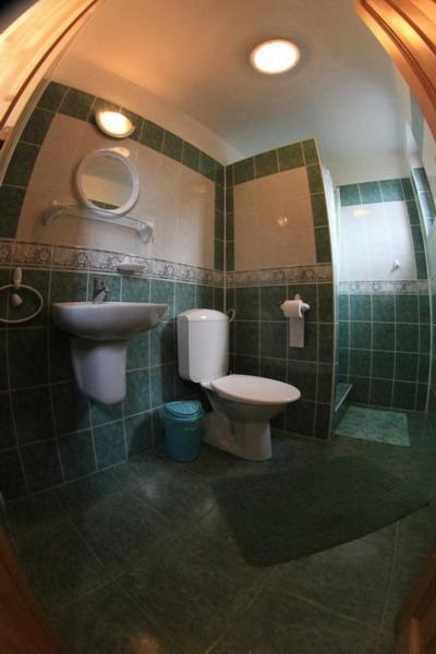 Family Room photo 3