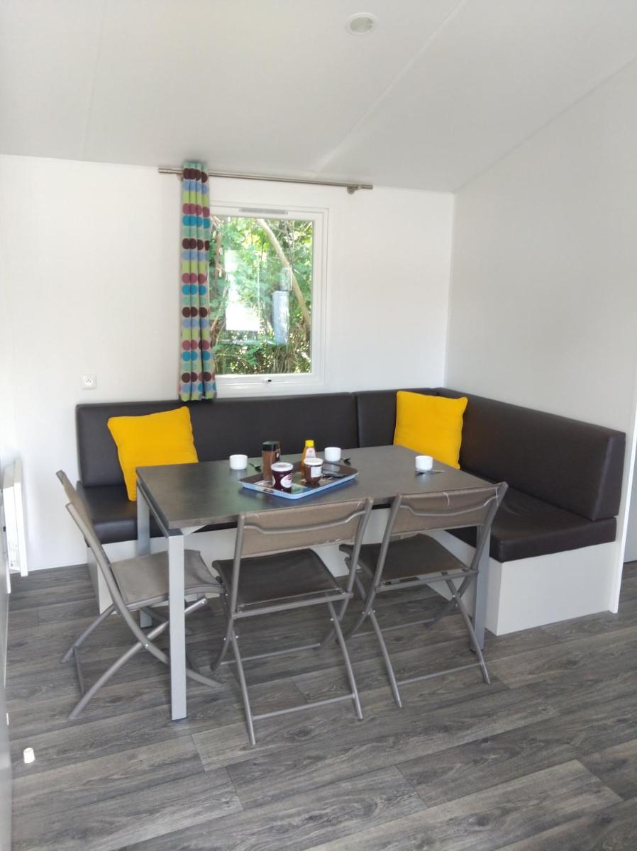 Mobile Home - Photo 1