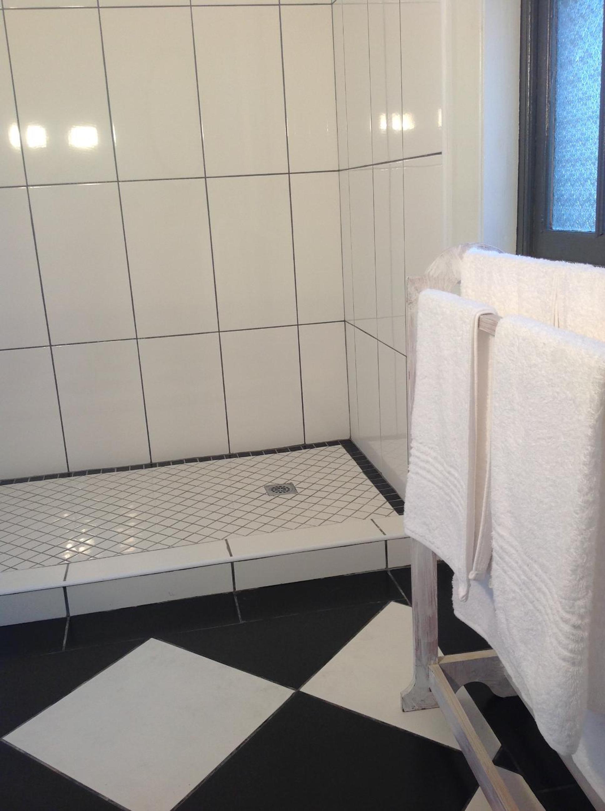 Double Room with Patio - Photo 14