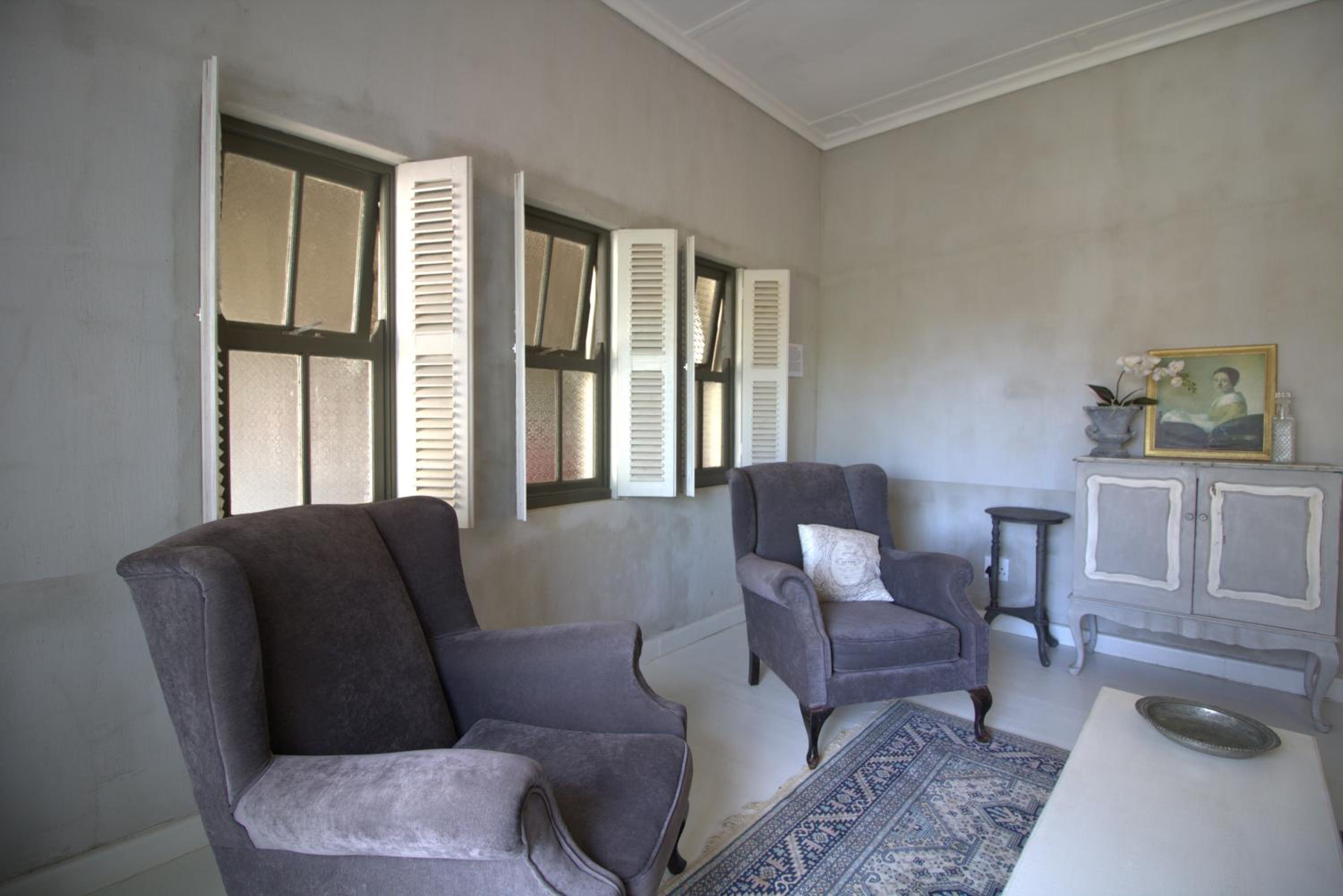 Double Room with Patio - Photo 9