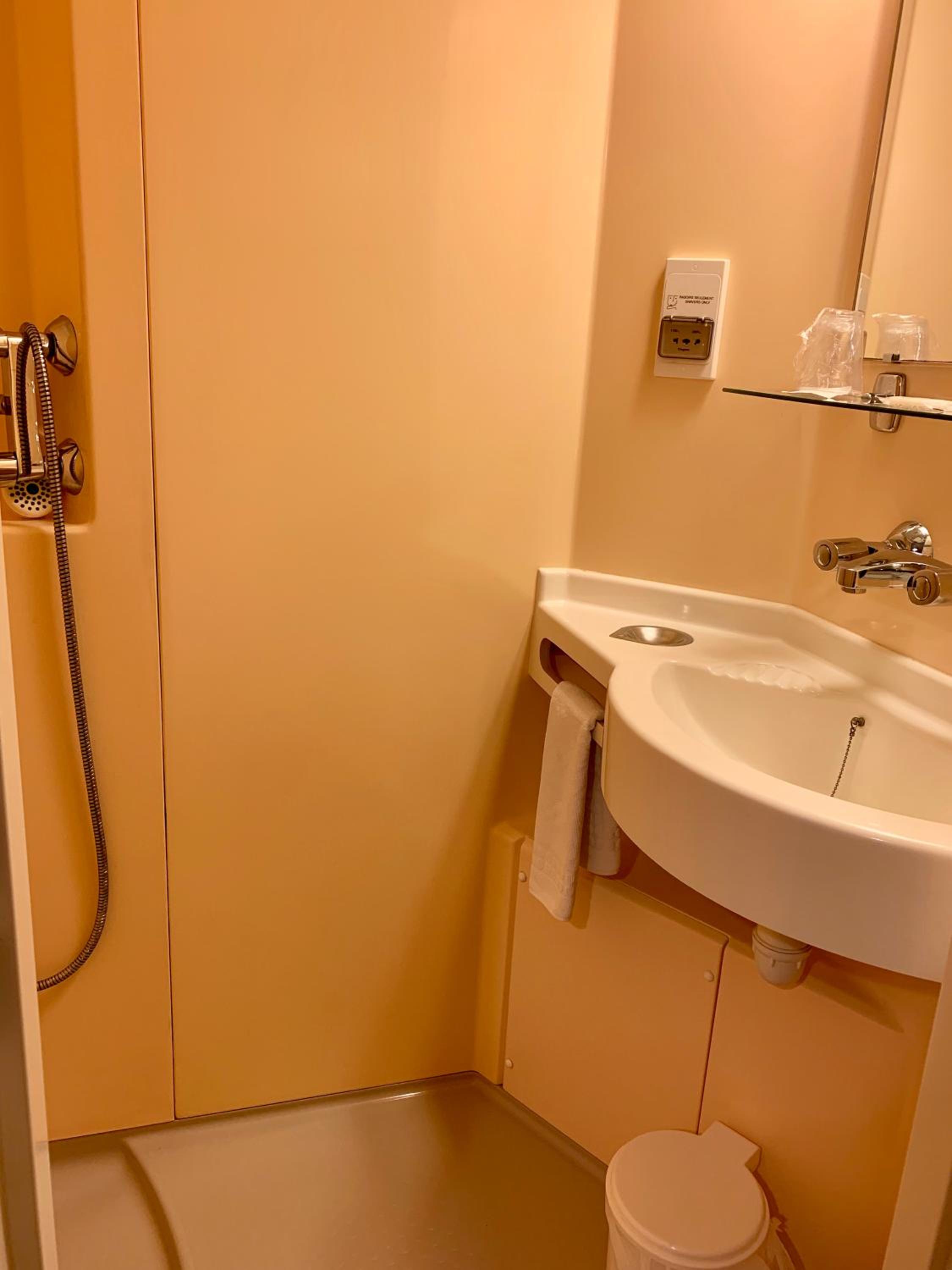 Double Room With Shared Toilet photo 2