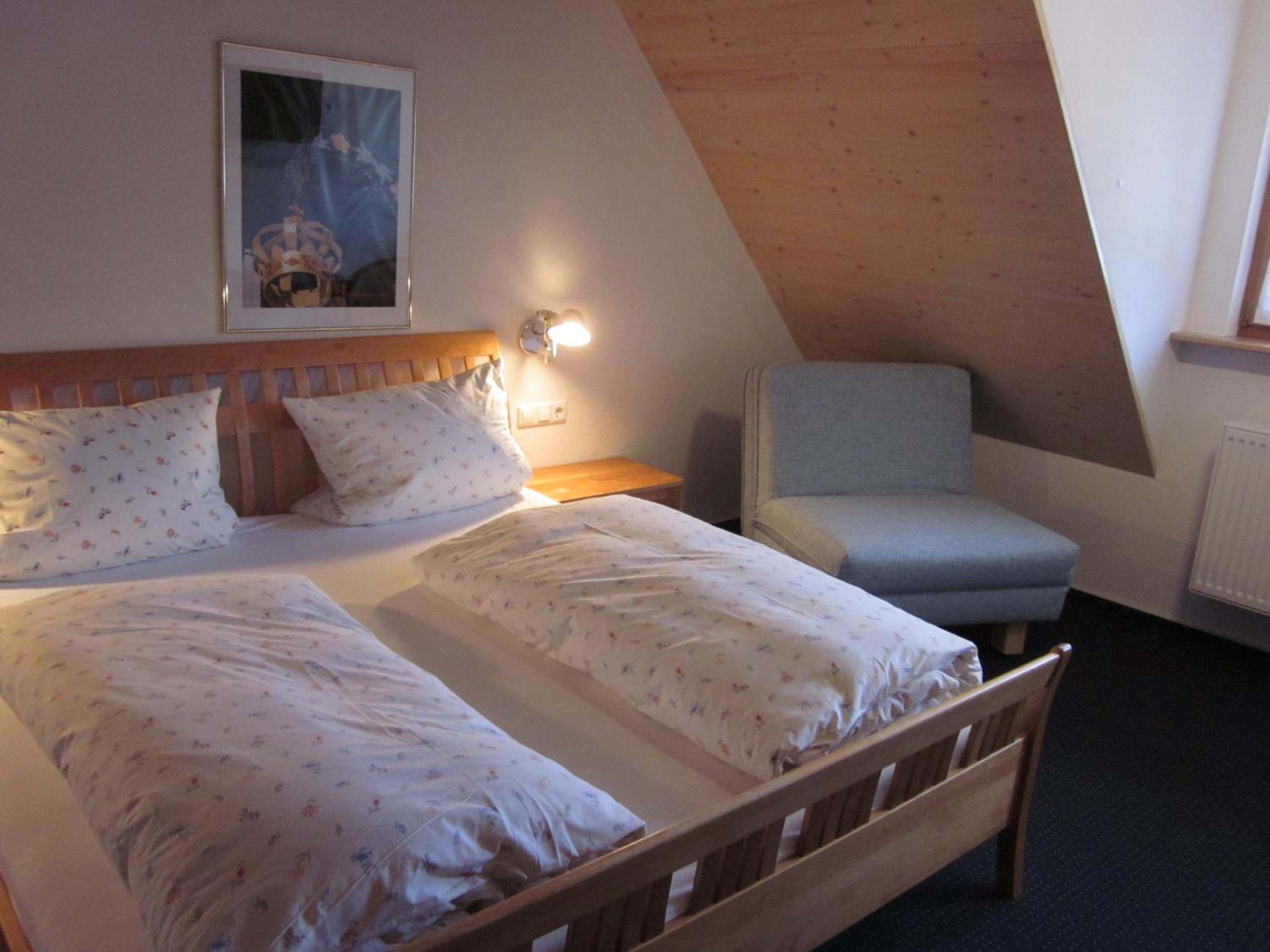 Double Room with Private External Bathroom - Photo 2