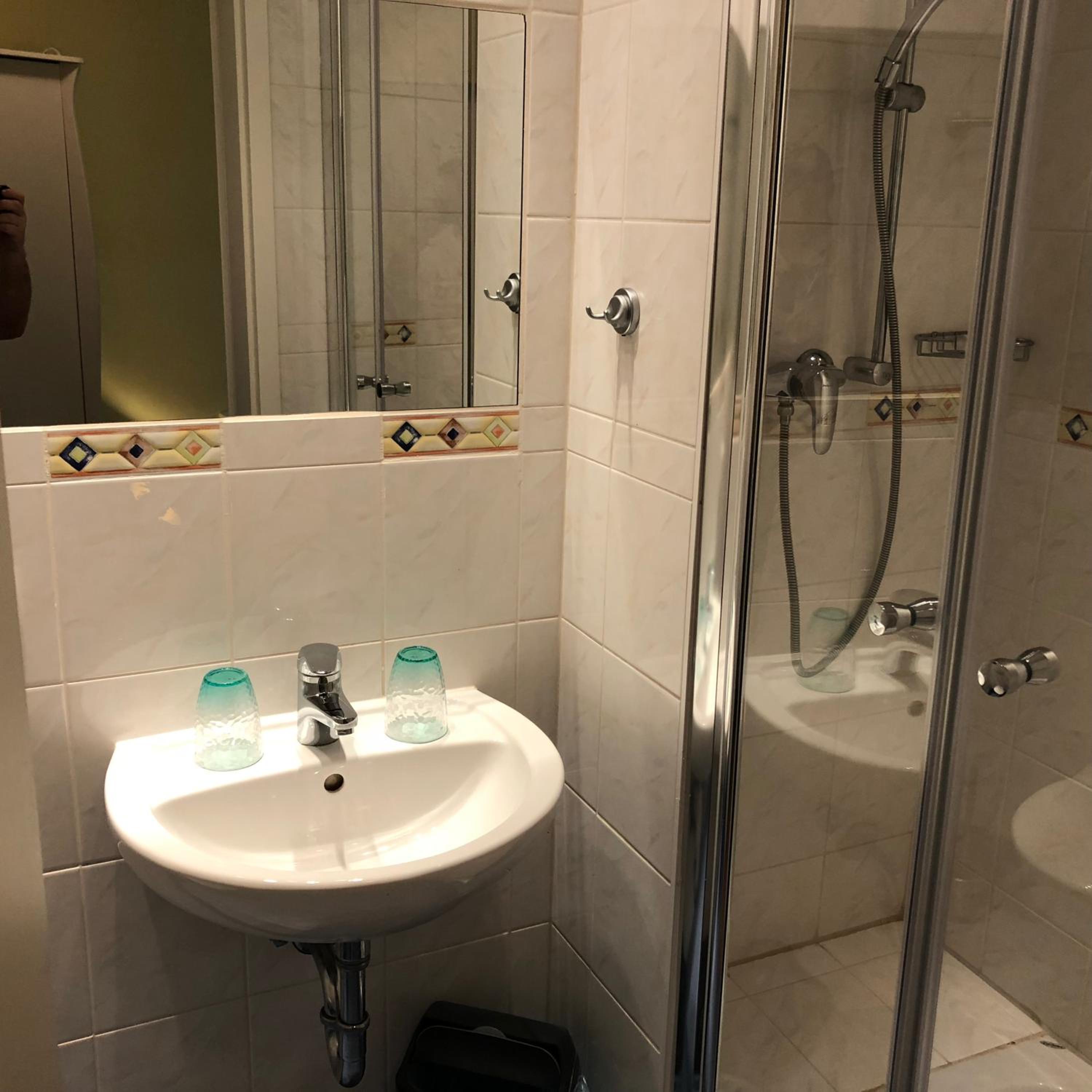 Standard Twin Room with Garden View - Photo 2