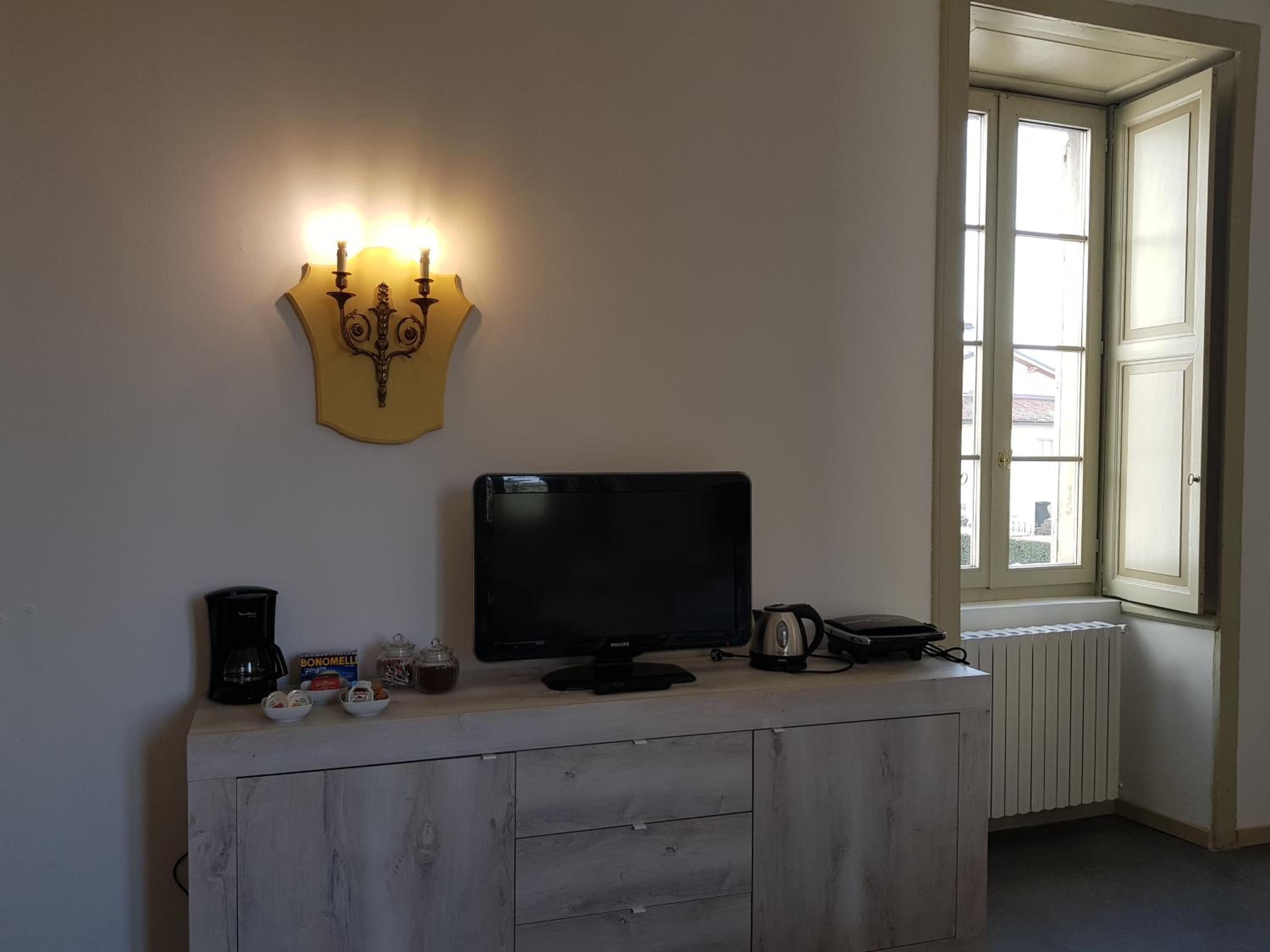 Deluxe Suite - Photo 15