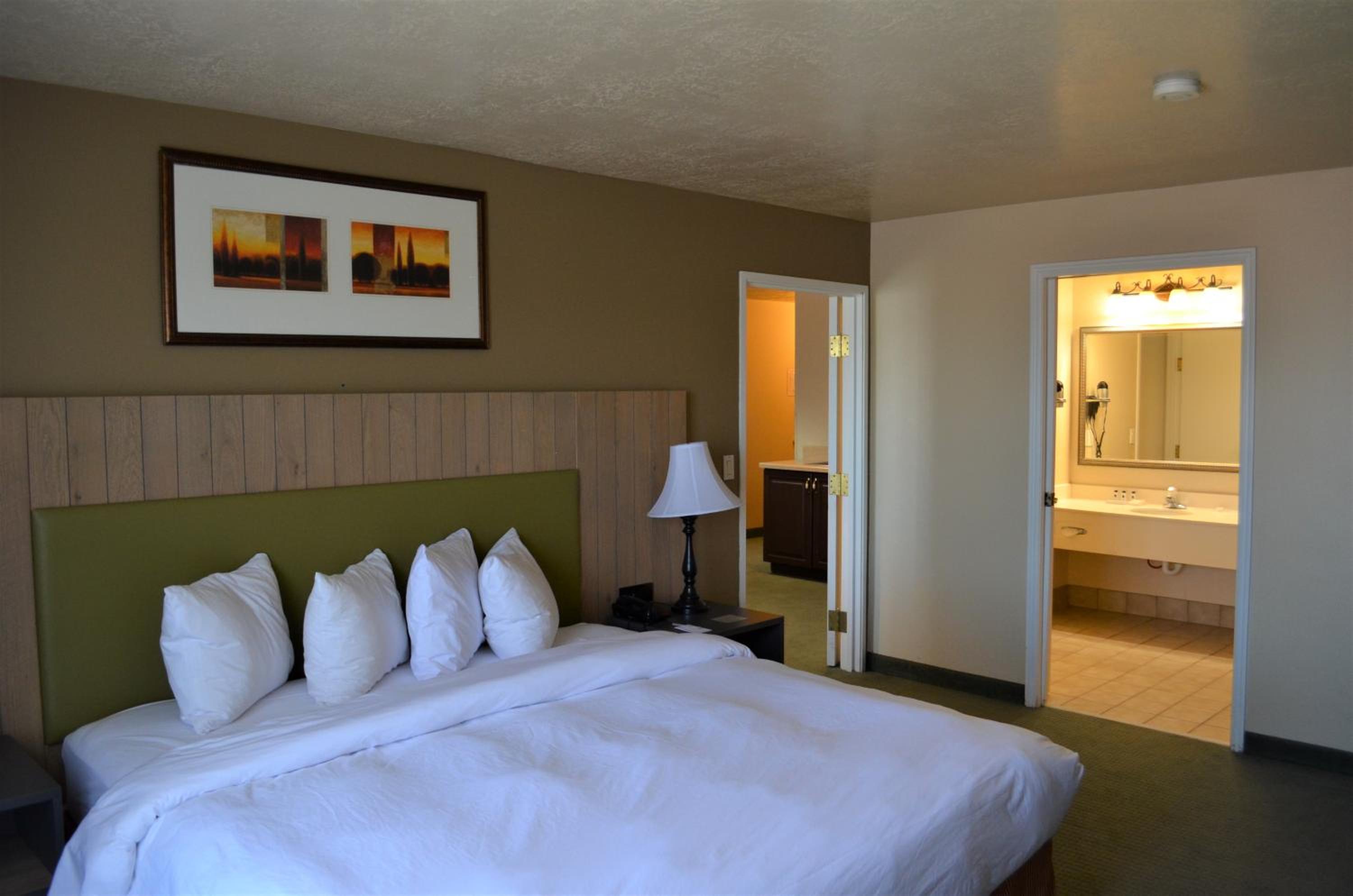 King Suite - Photo 1