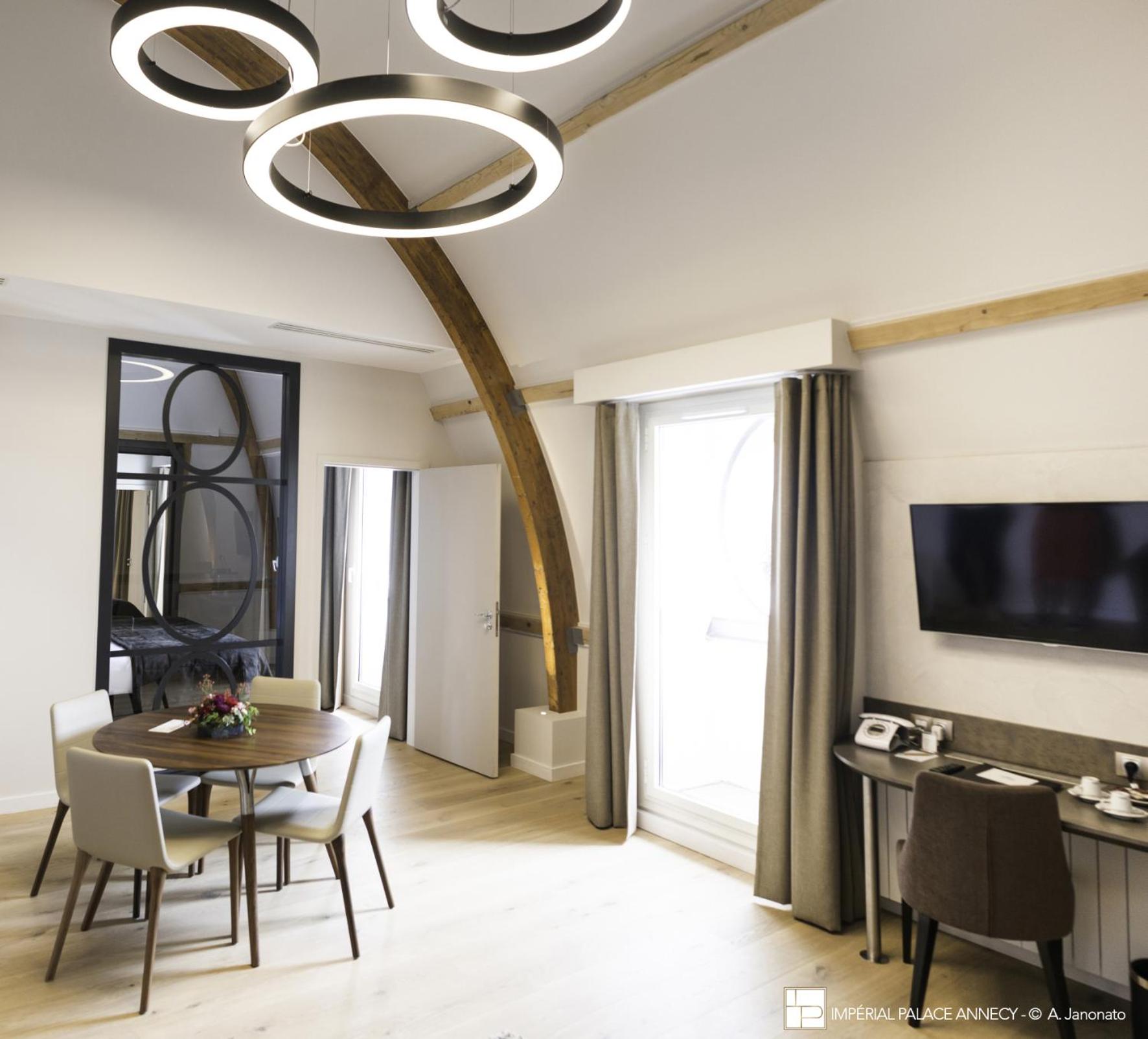 Prestige Lake Suite - Spa Access Included - Reservation Needed