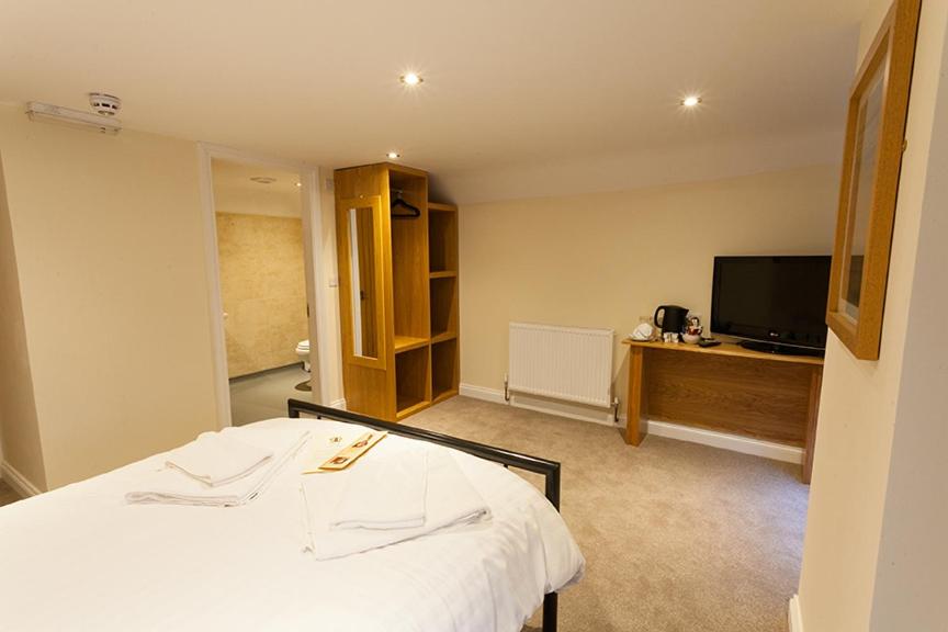 Double Room with Private Bathroom - Photo 4