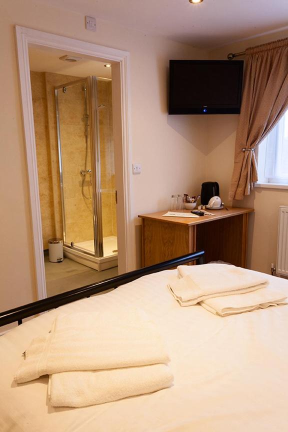 Double Room with Private Bathroom - Photo 3