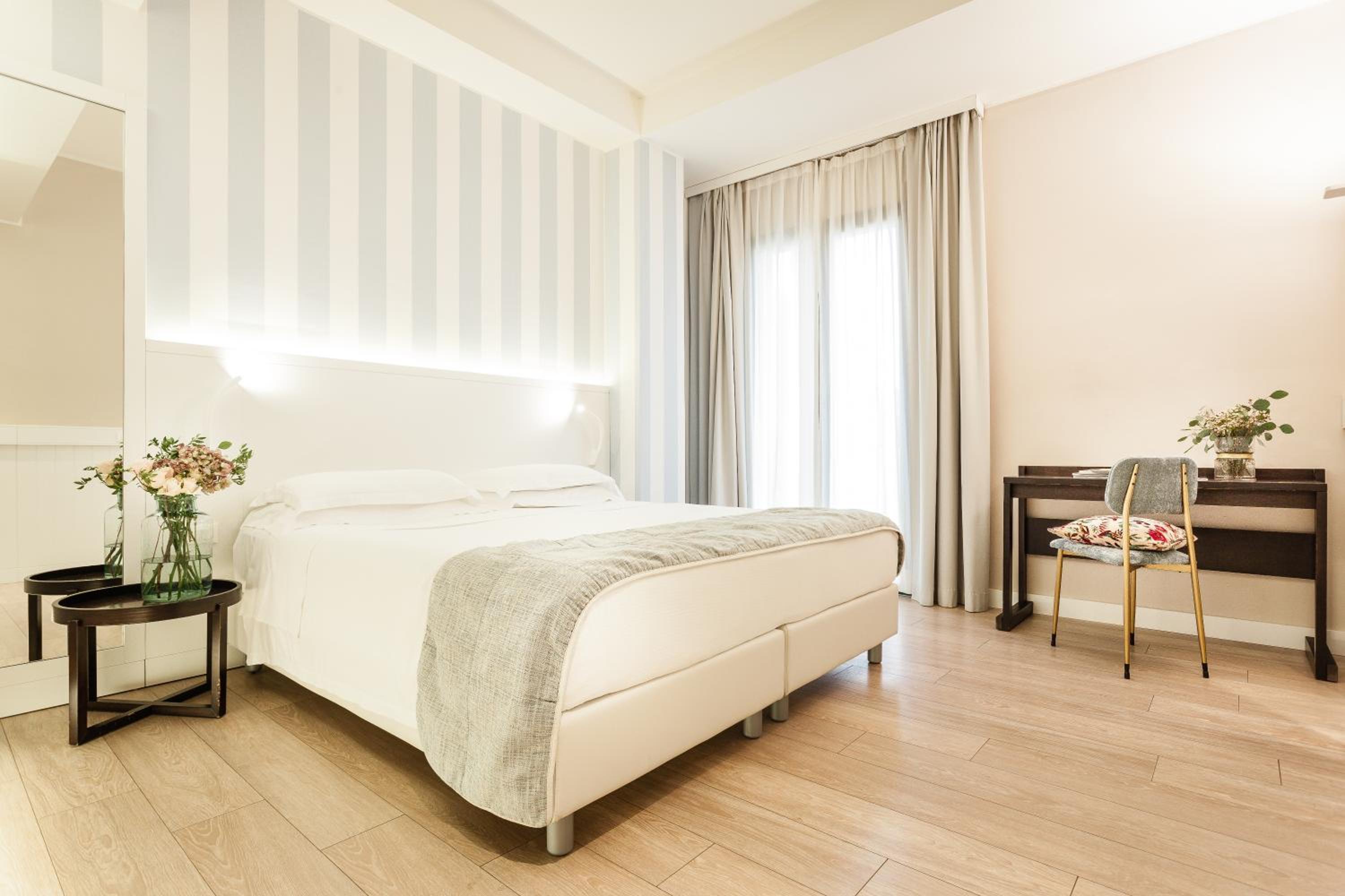 Superior Room with Sea Side View - Photo 6