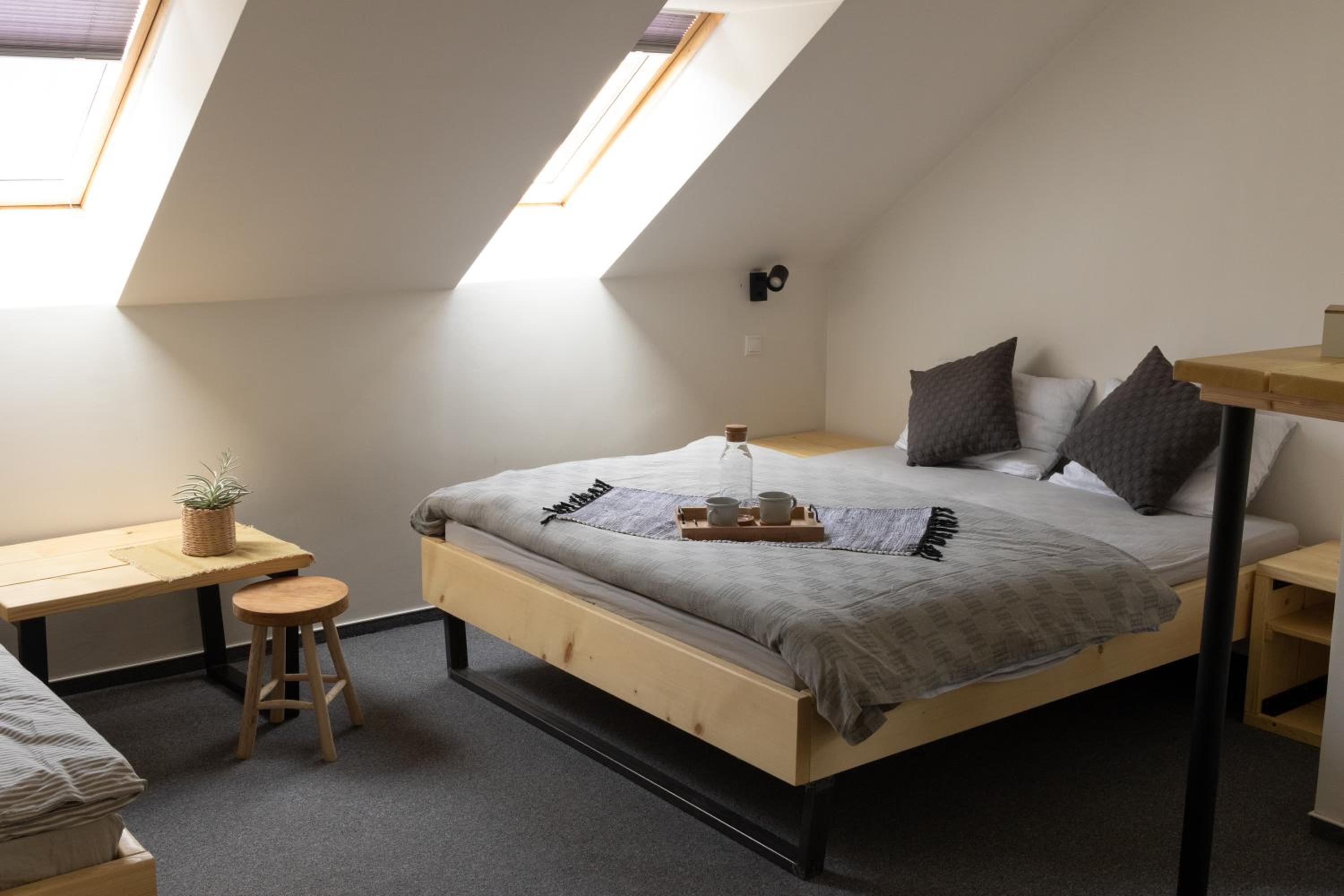 One-Bedroom Suite - Photo 3