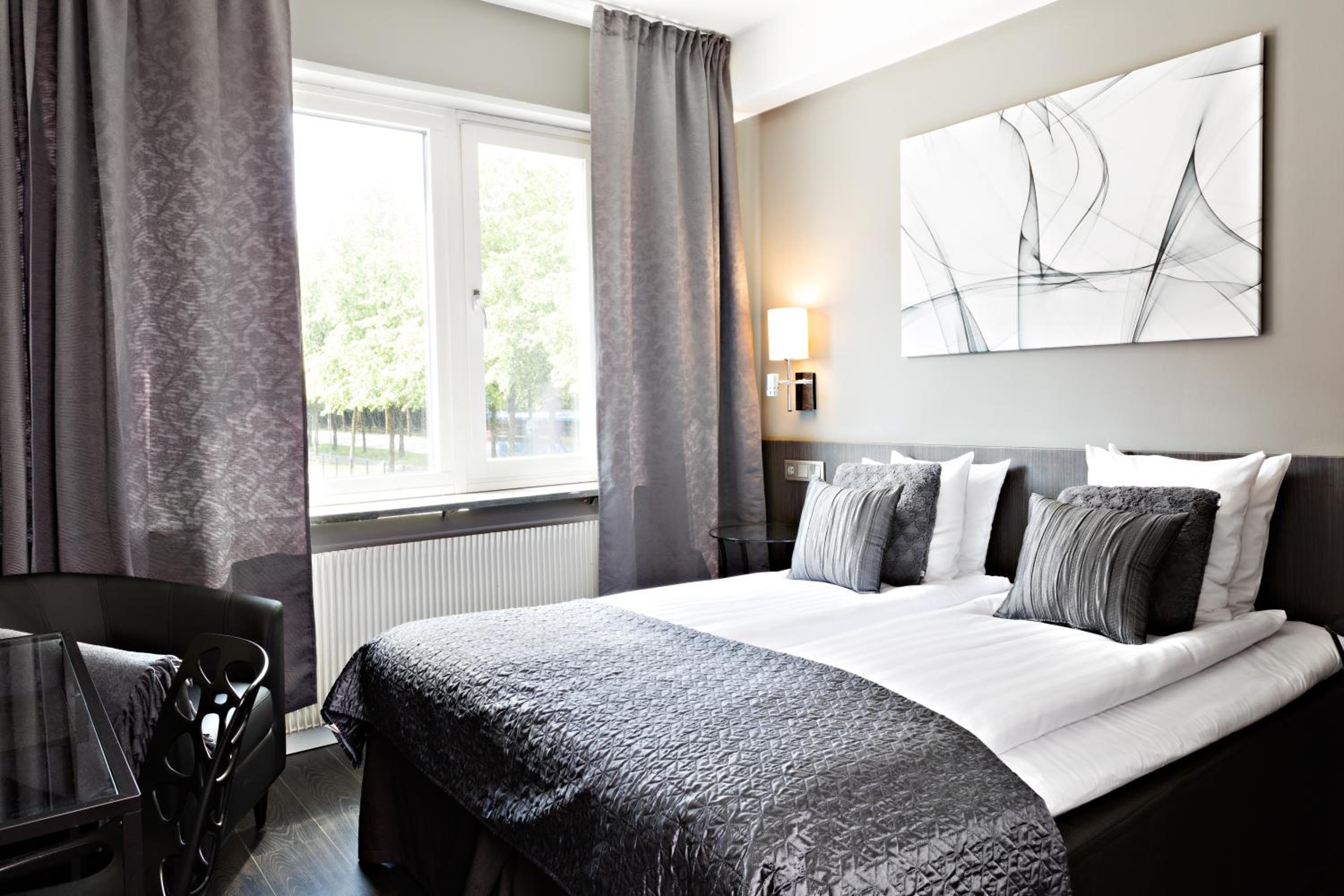 Standard Double Room - Photo 7