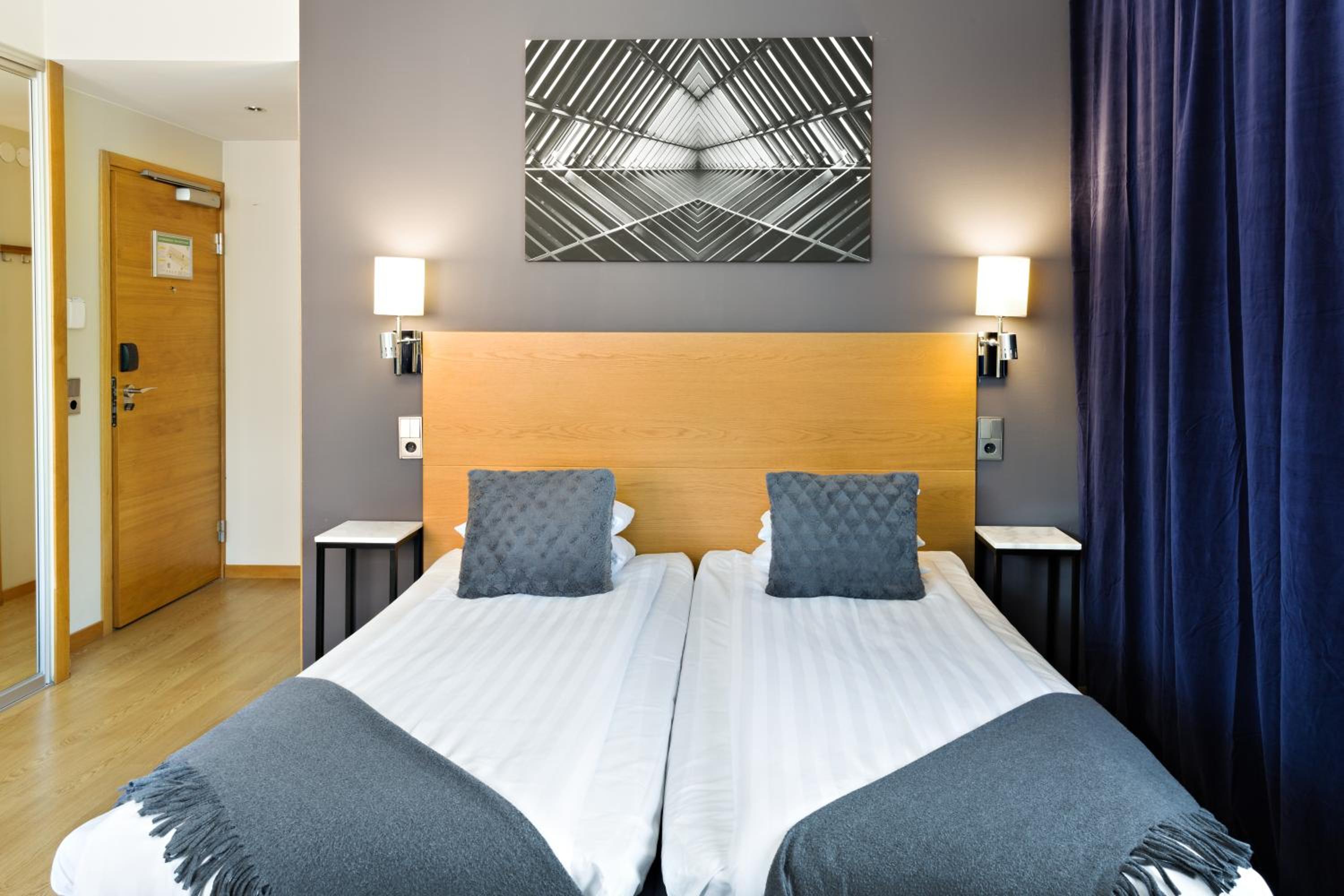 Standard Double Room - Photo 8