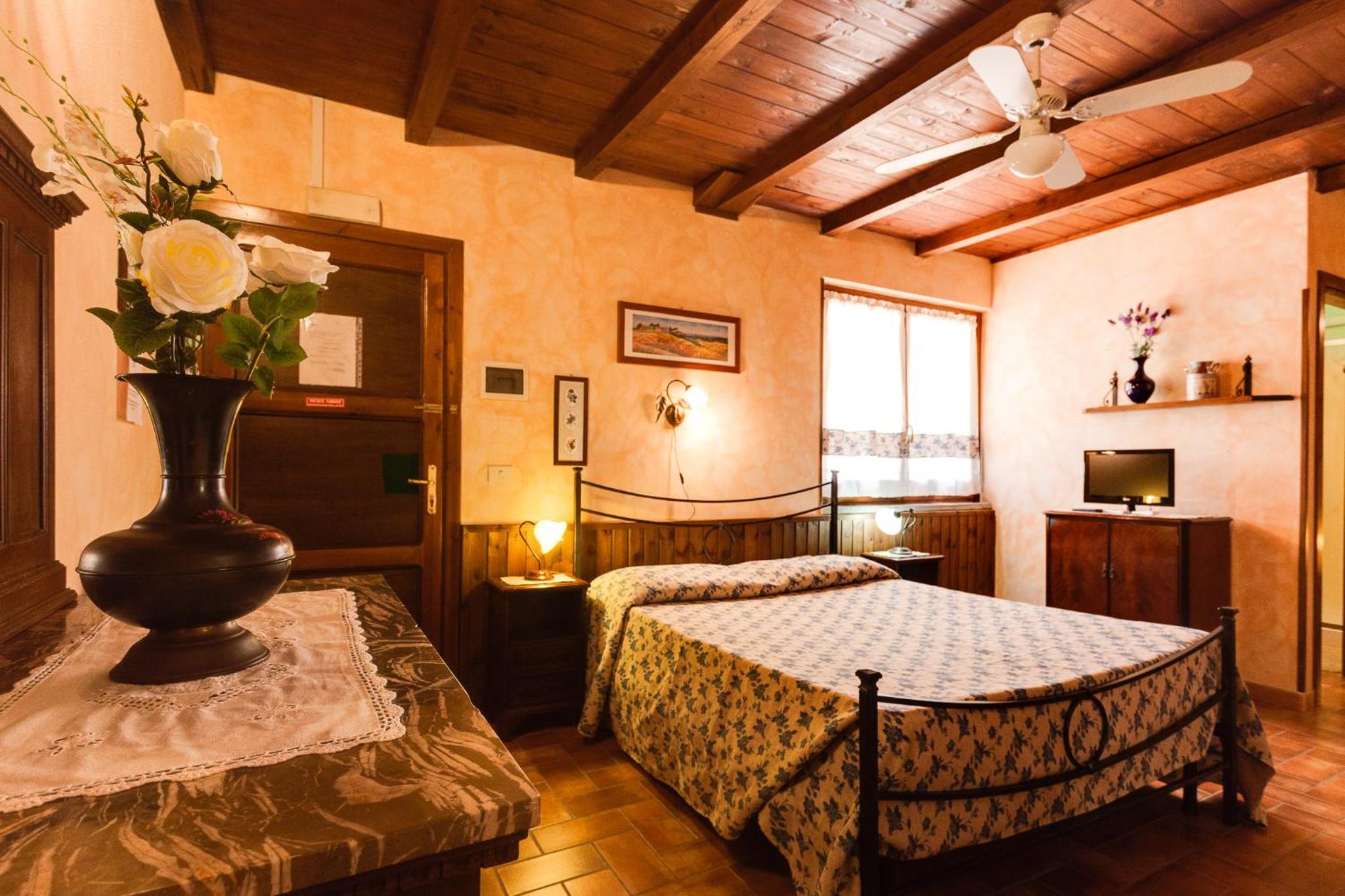 Double or Twin Room with Private Bathroom photo 1