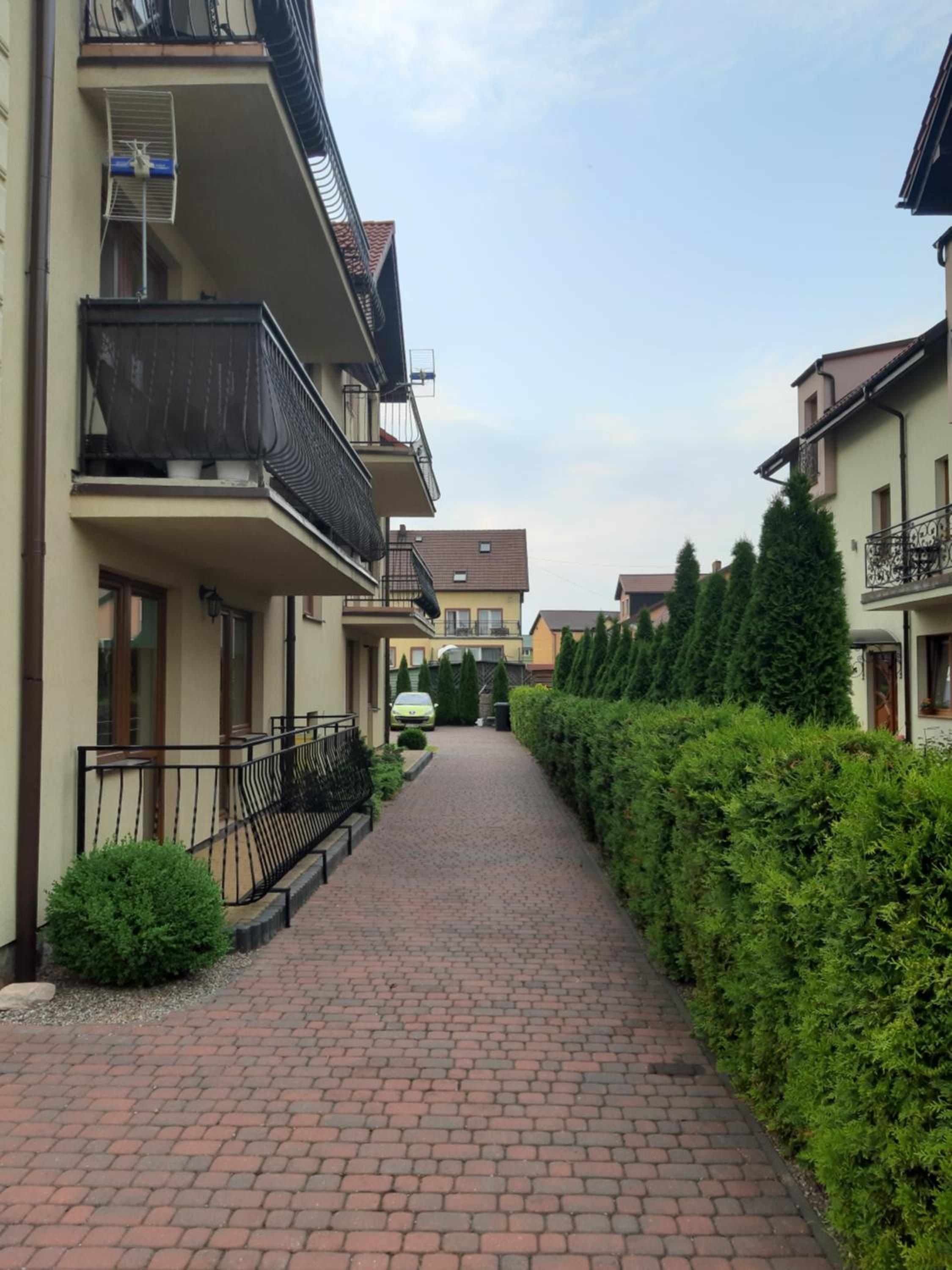 Apartment with Balcony photo 3