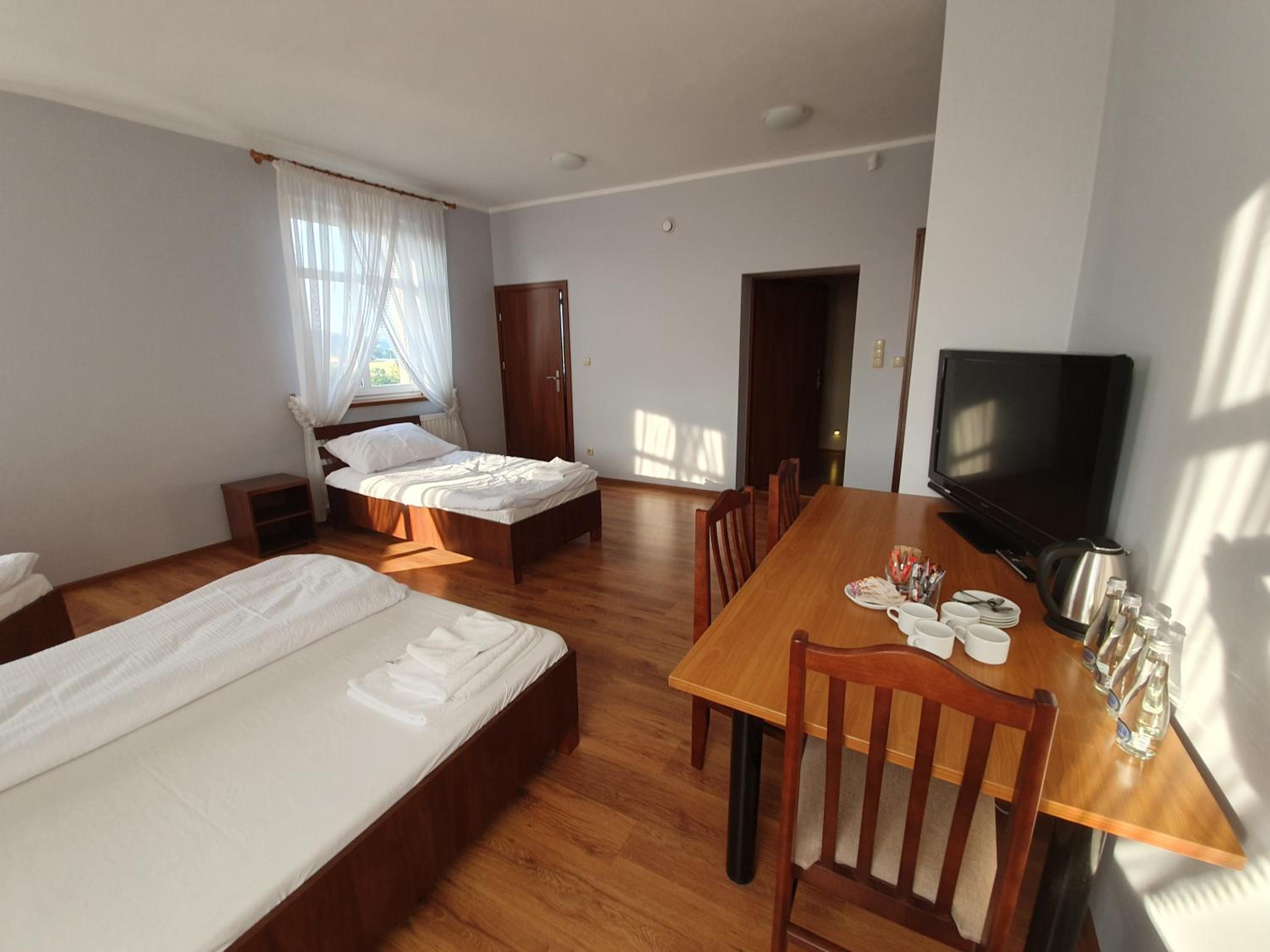 Triple Room with Private Bathroom - Photo 2