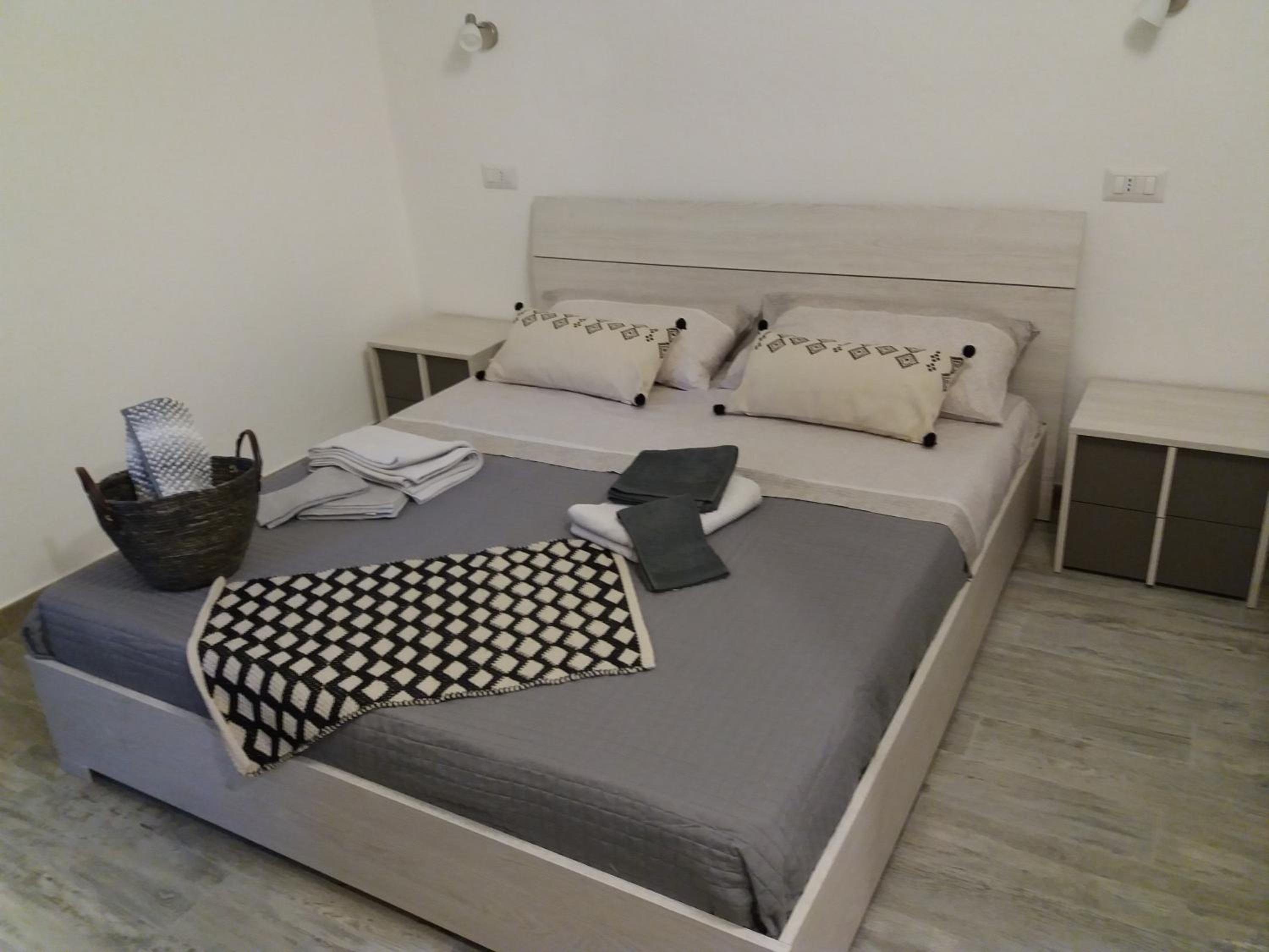 Double Room with Private External Bathroom - Photo 1