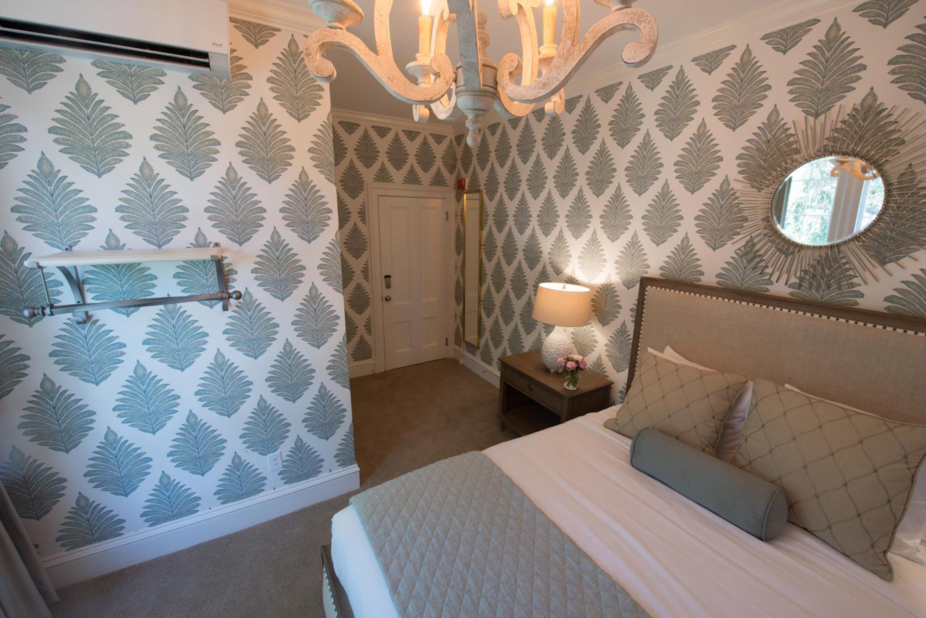 Room 7 – Queen Room photo 2