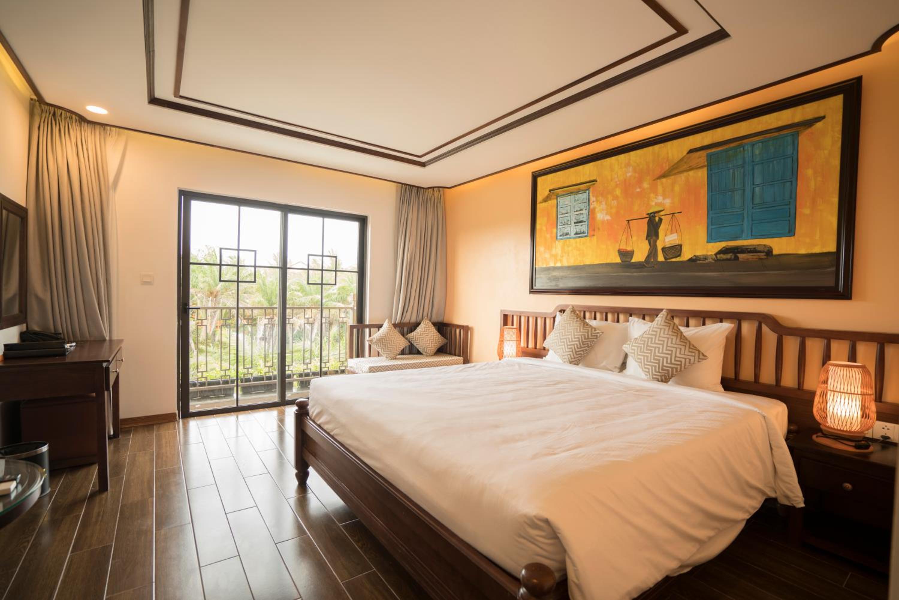 Deluxe Double Room with Balcony - Photo 5