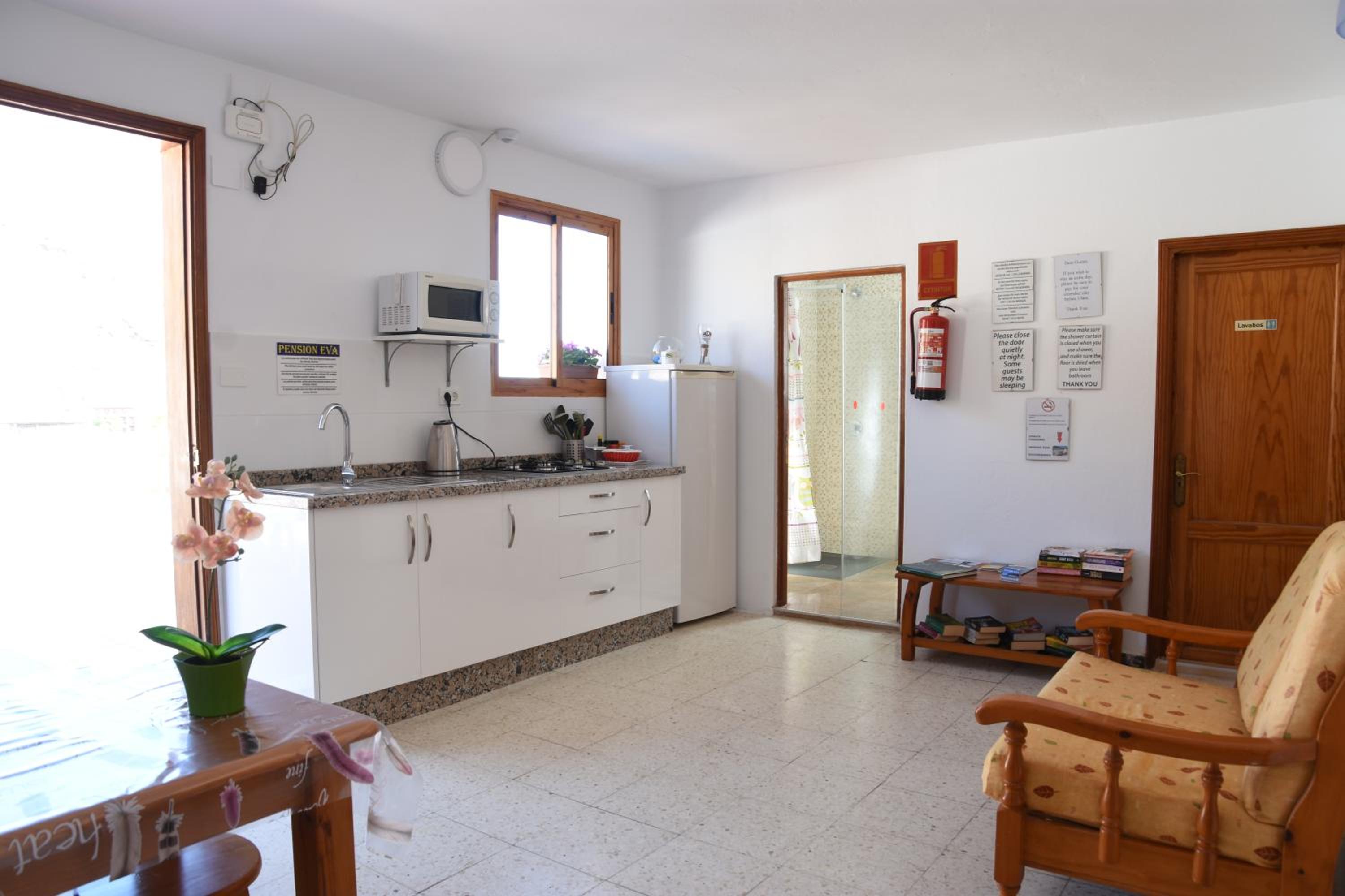 Triple Room with Shared Bathroom photo 3