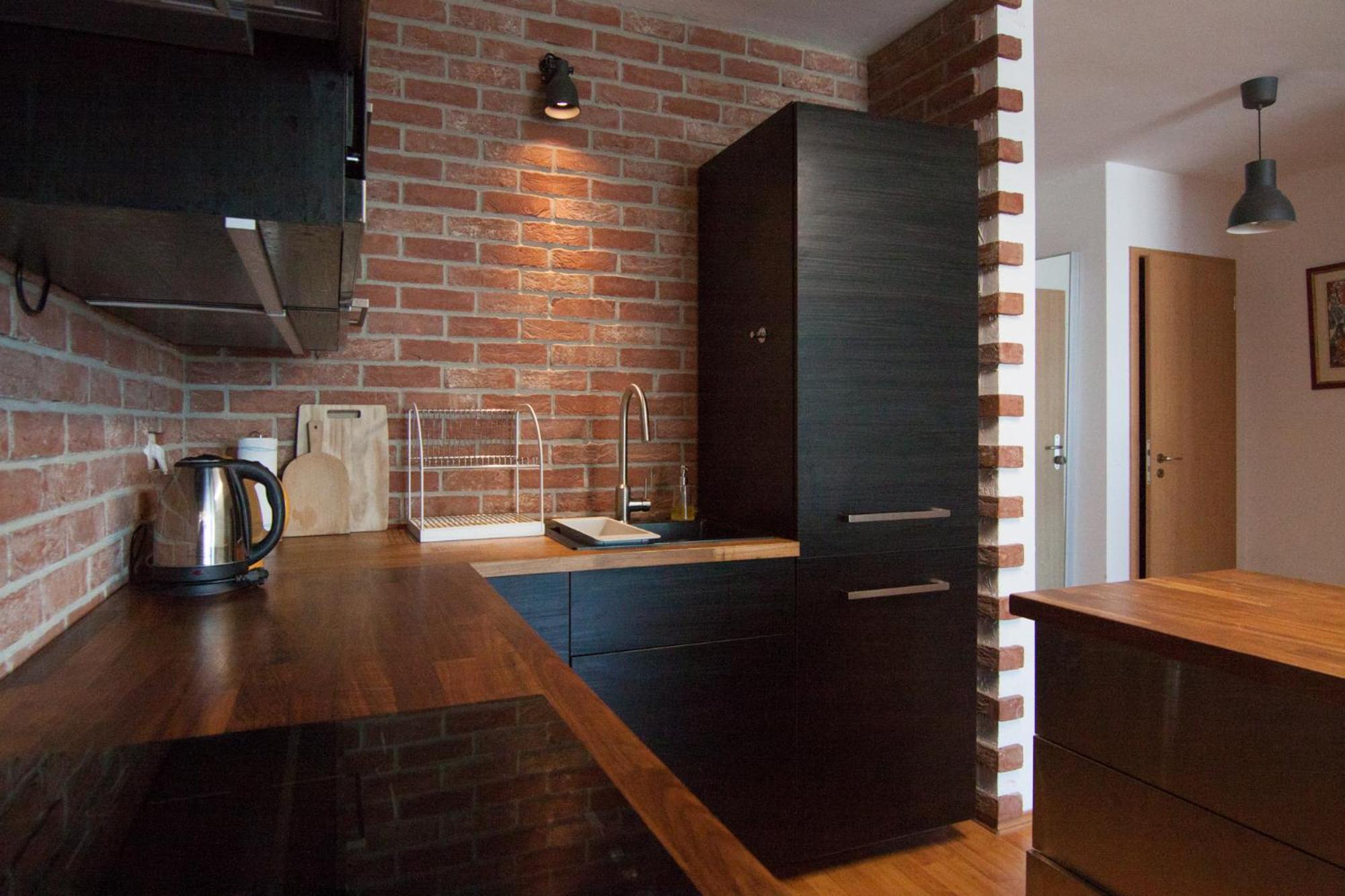 Apartment with Balcony - Photo 29