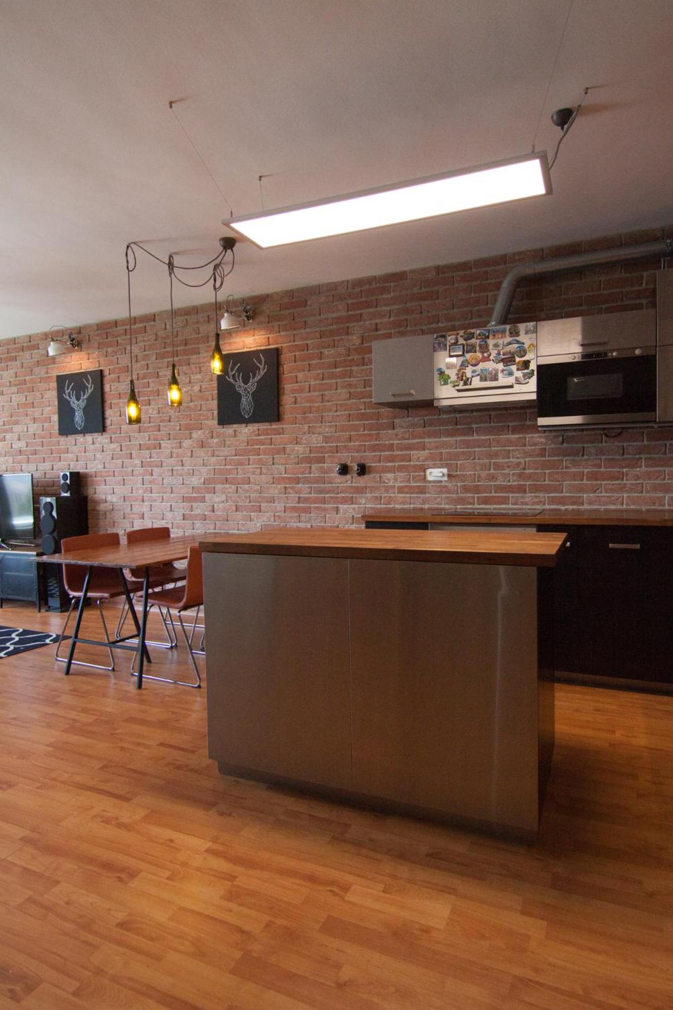 Apartment with Balcony - Photo 30
