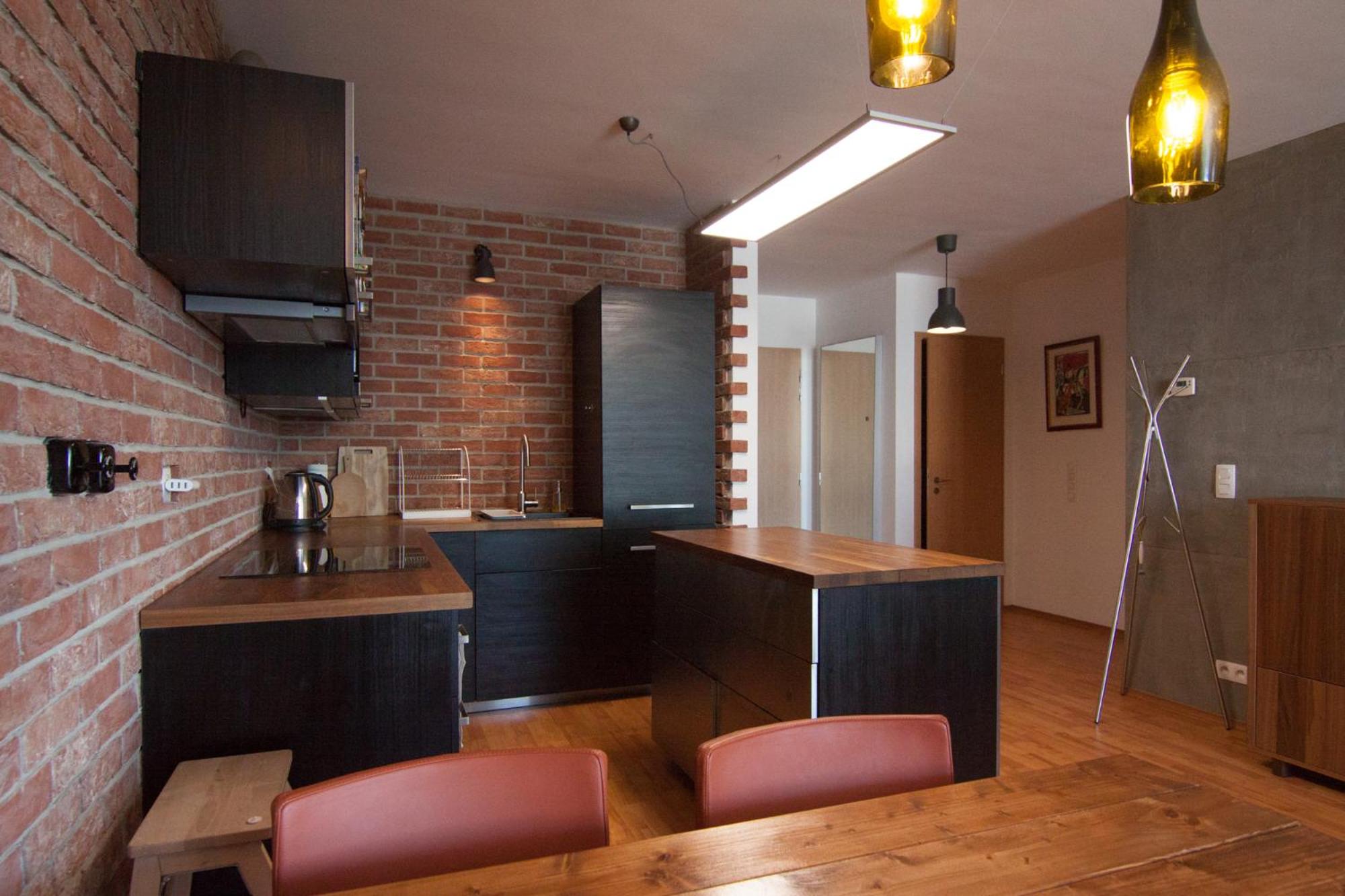 Apartment with Balcony - Photo 2