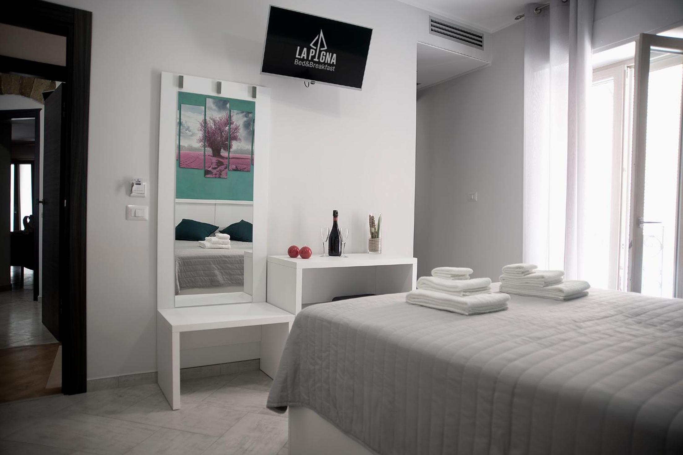 Comfort Triple Room with Shower photo 3
