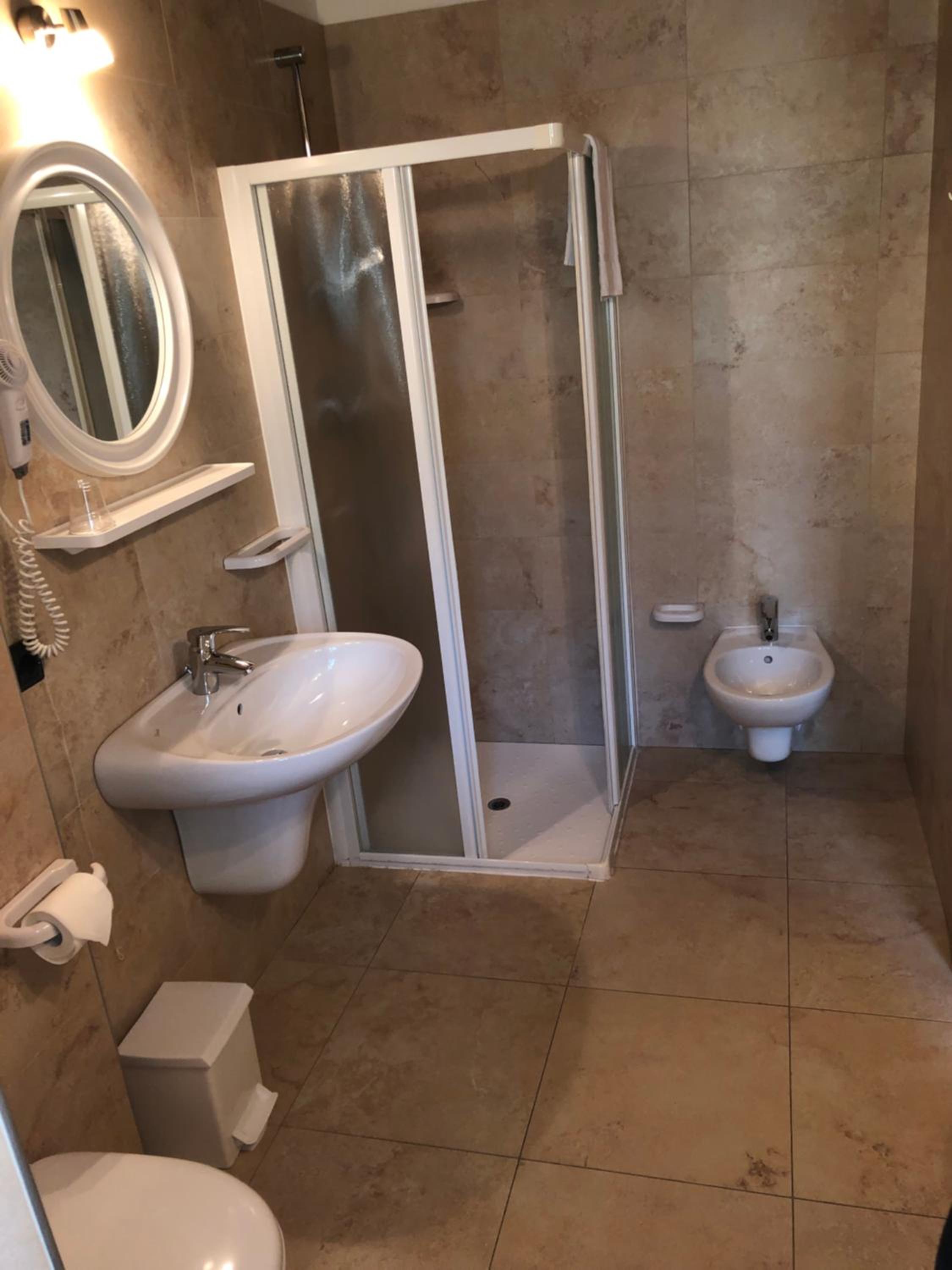 Family Room with Private Bathroom - Photo 8