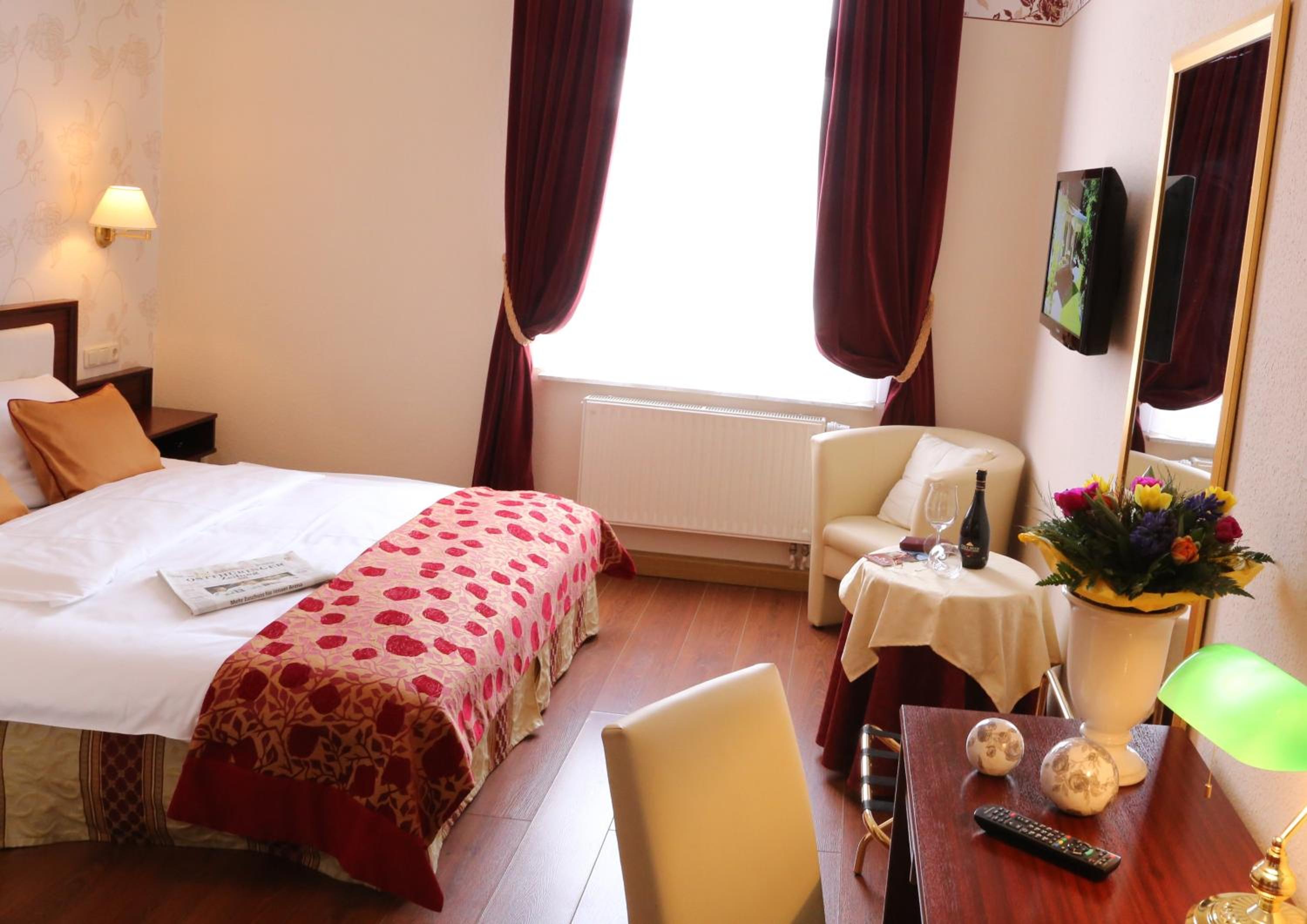 Standard Double Room photo 3