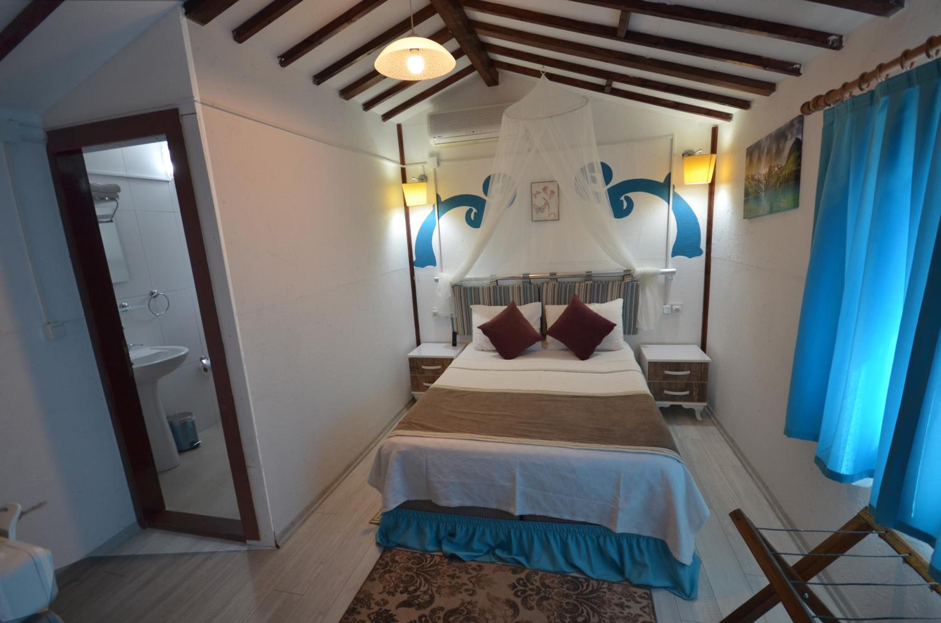 Standard Double or Twin Room - Photo 5