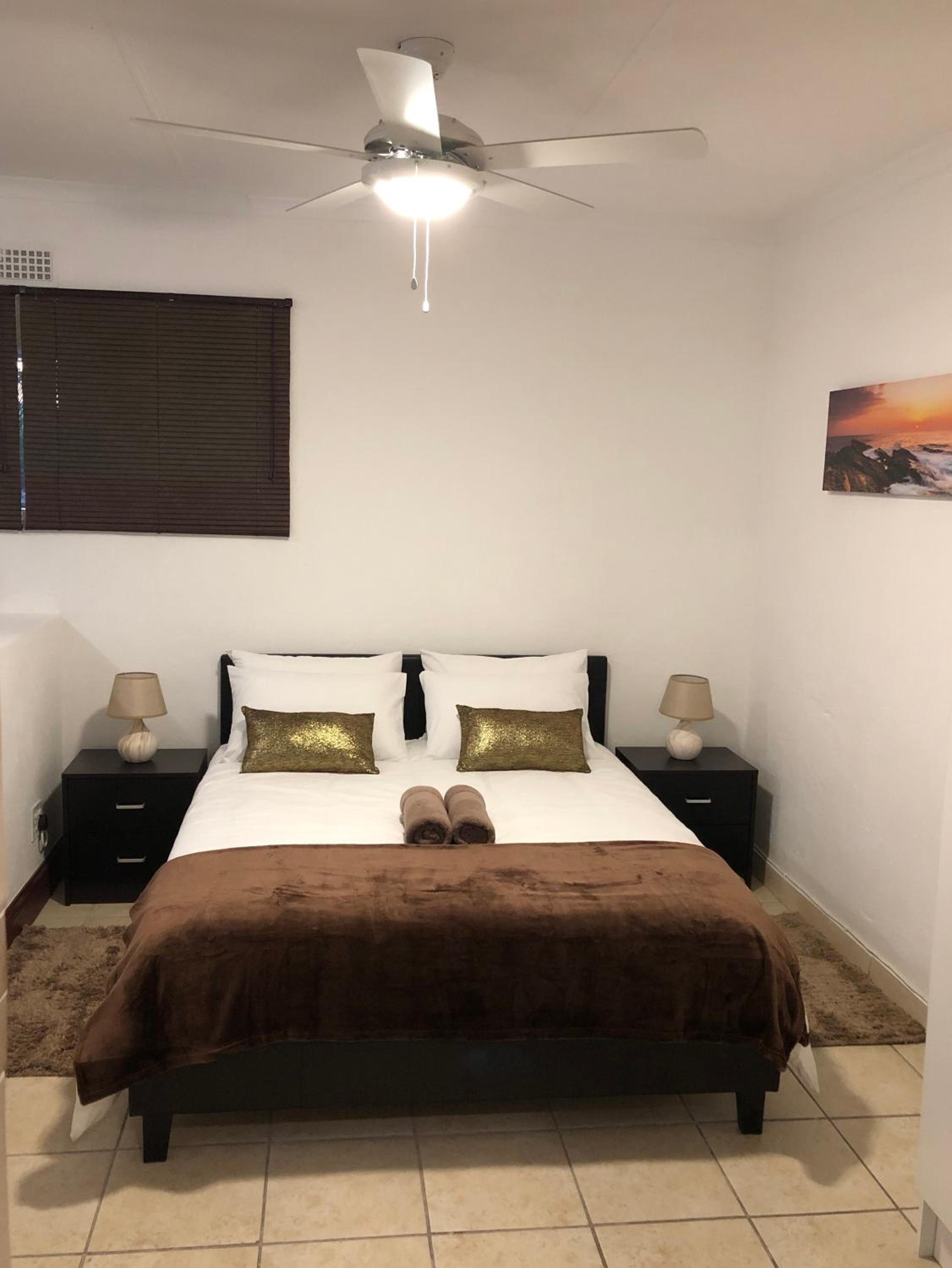 One-Bedroom Apartment - Photo 1