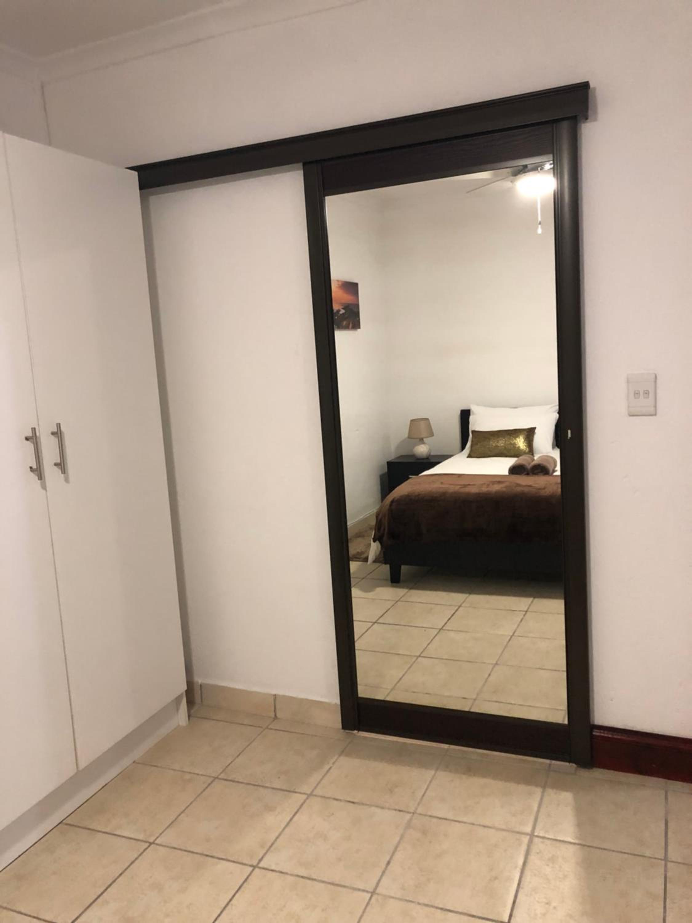 One-Bedroom Apartment - Photo 4