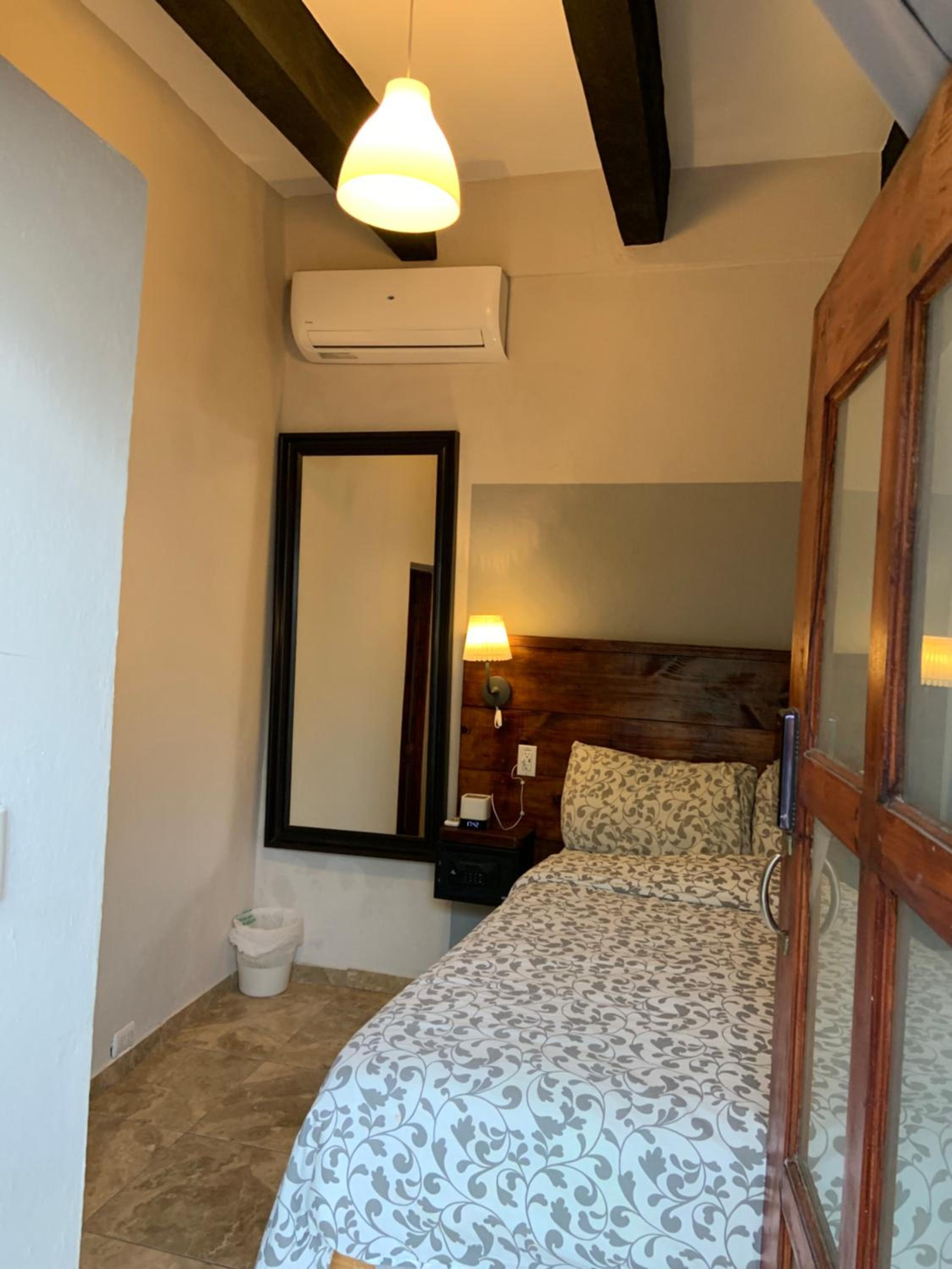 Basic Double Room photo 2