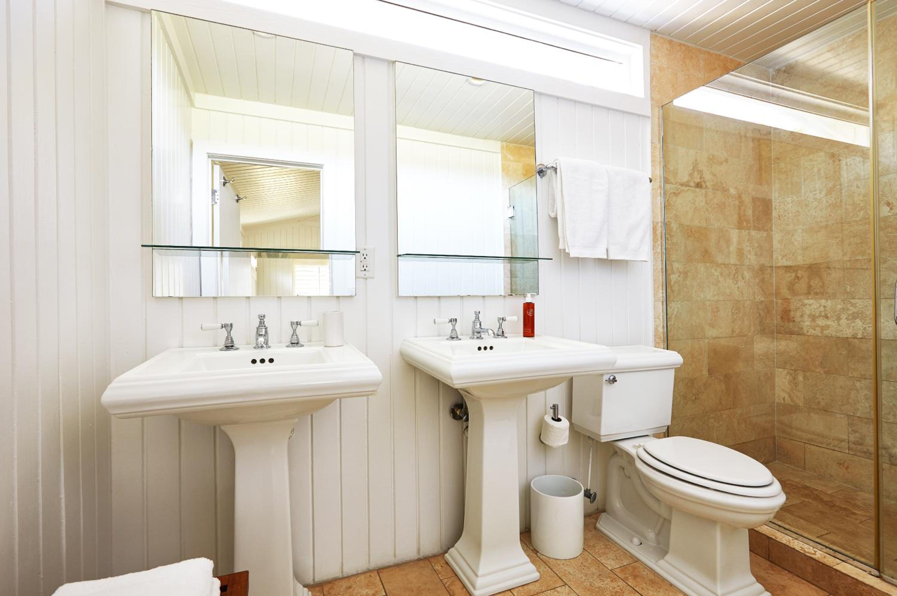 Room, 1 King Bed, Beach View, Beachside (Oceanfront King)