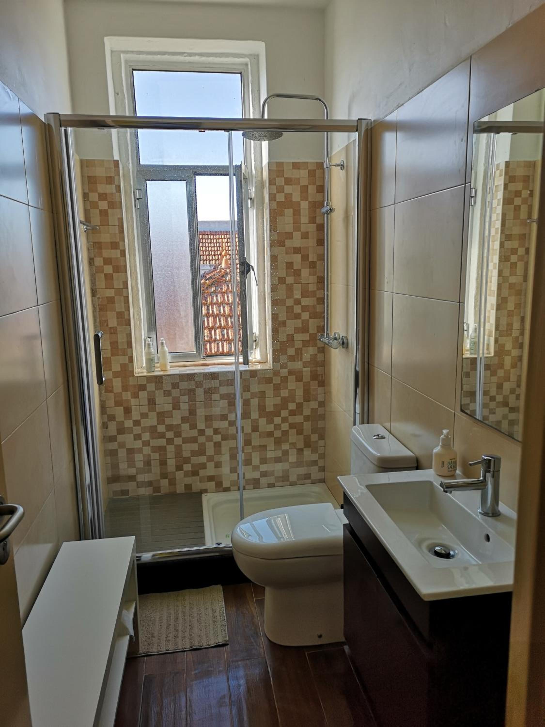 Double Room - Photo 11