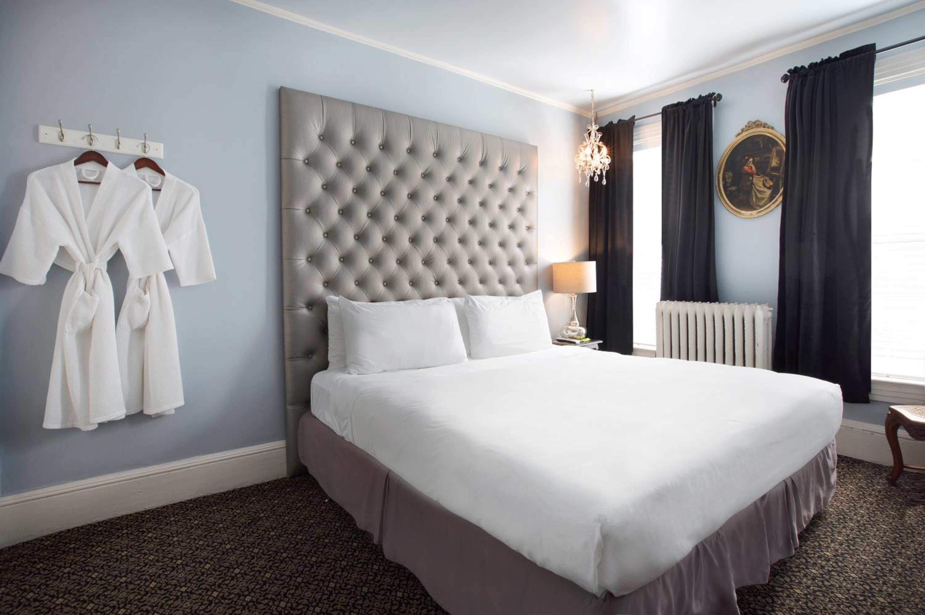King Room with Shared Bathroom