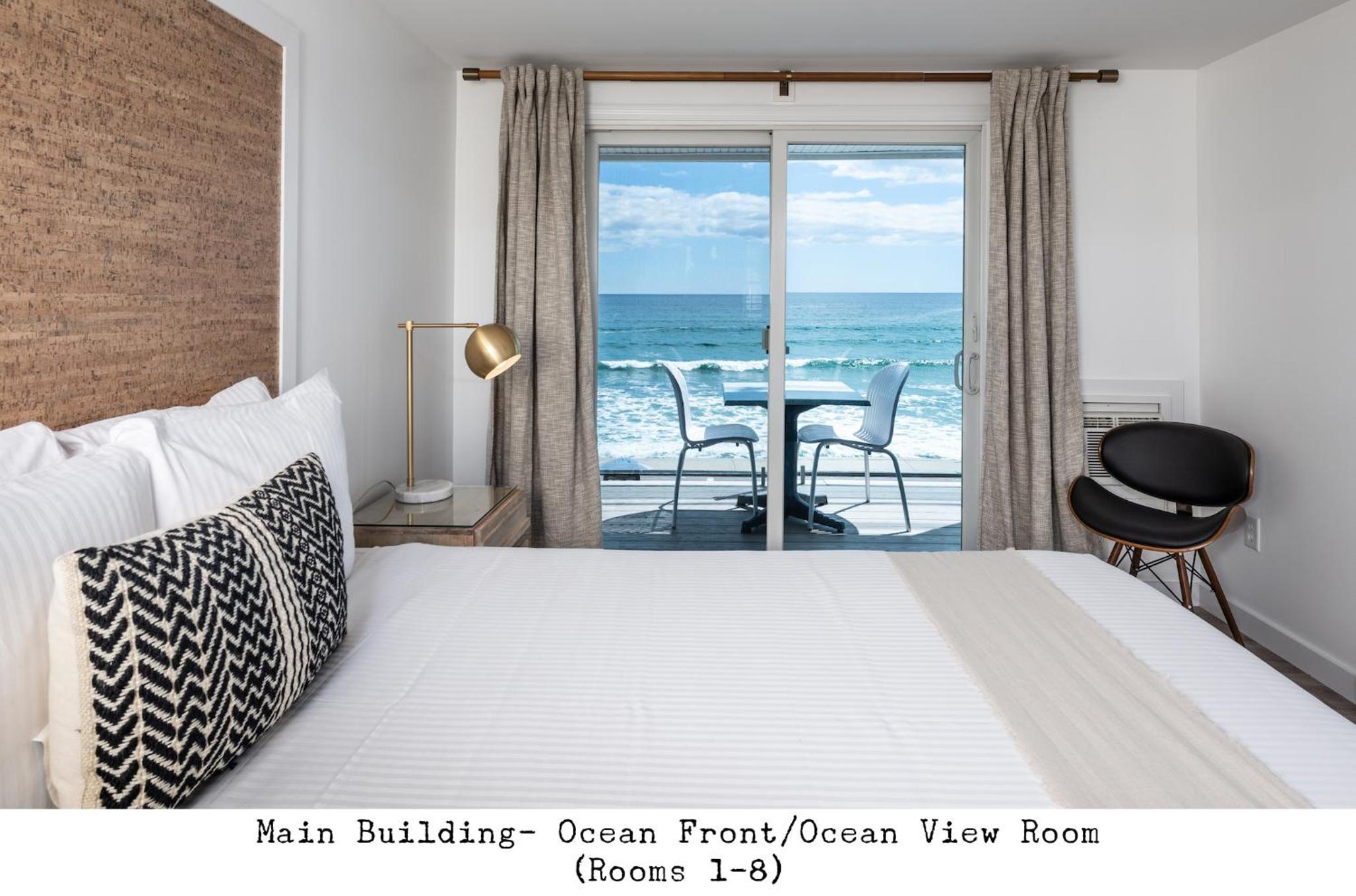 Queen Room with Balcony - Main Building 6 photo 3