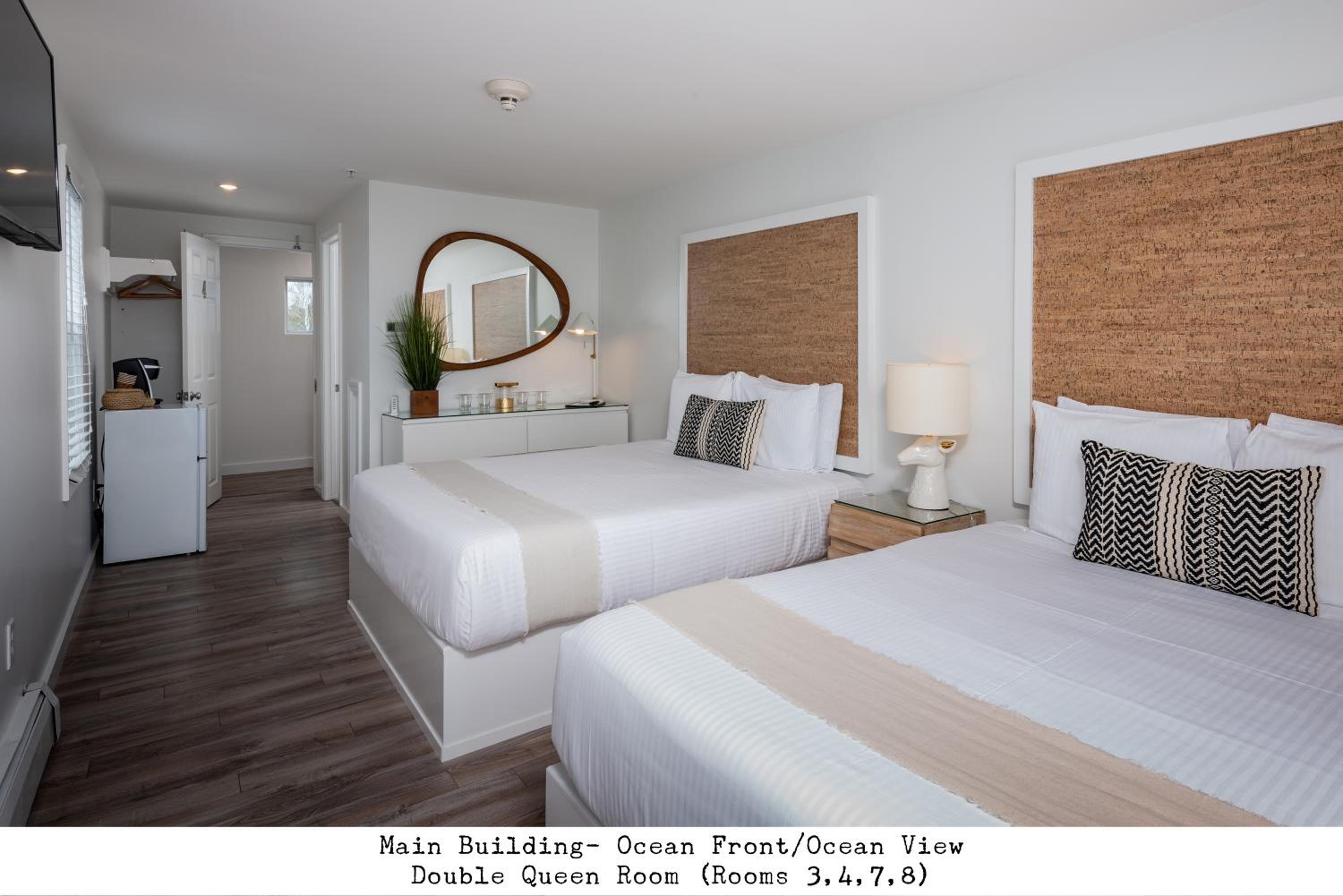 Double Room with Balcony - Main Building 3 photo 3