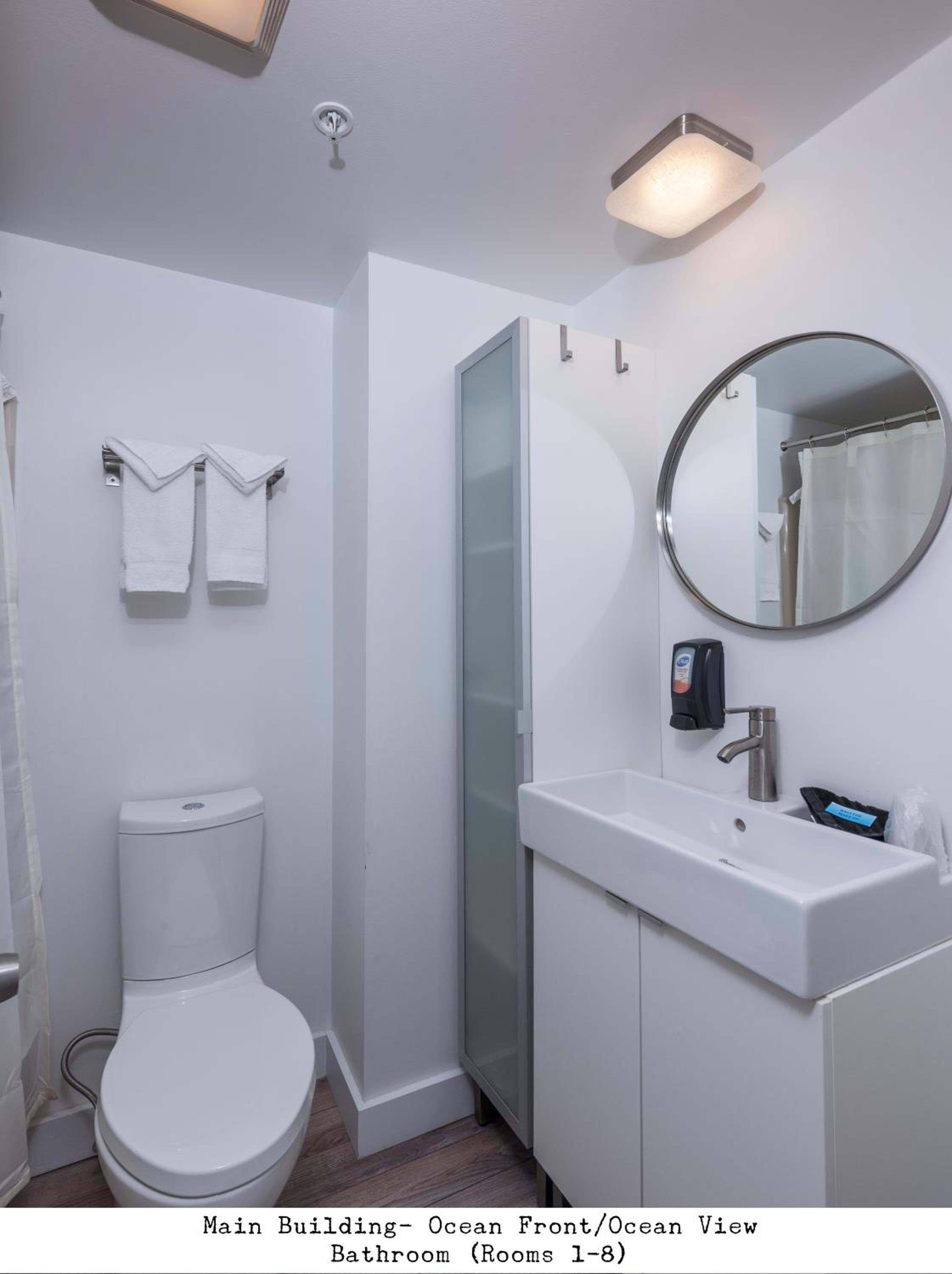 Double Room with Balcony - Main Building 3 photo 2