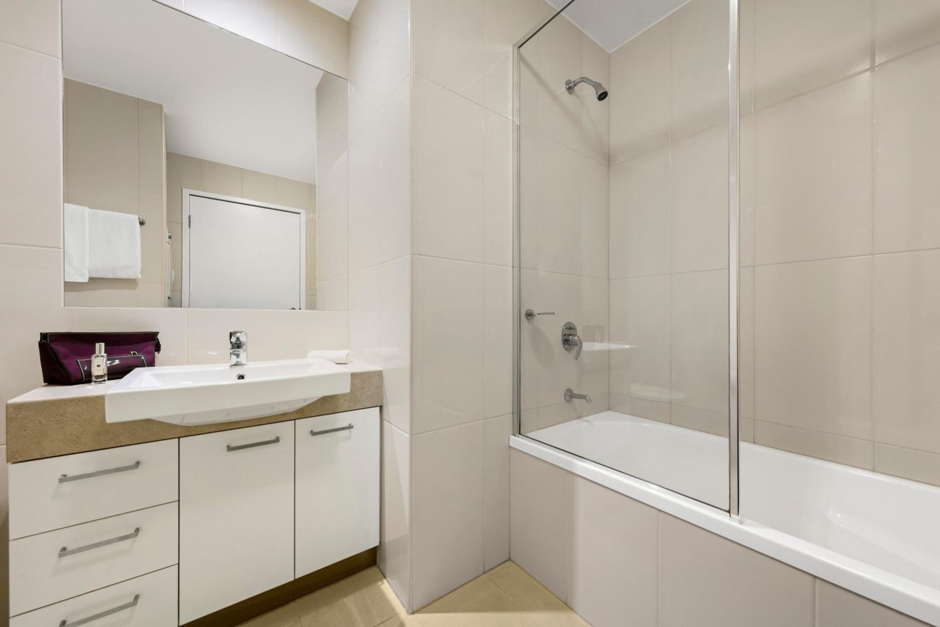 One-Bedroom Apartment - Photo 10