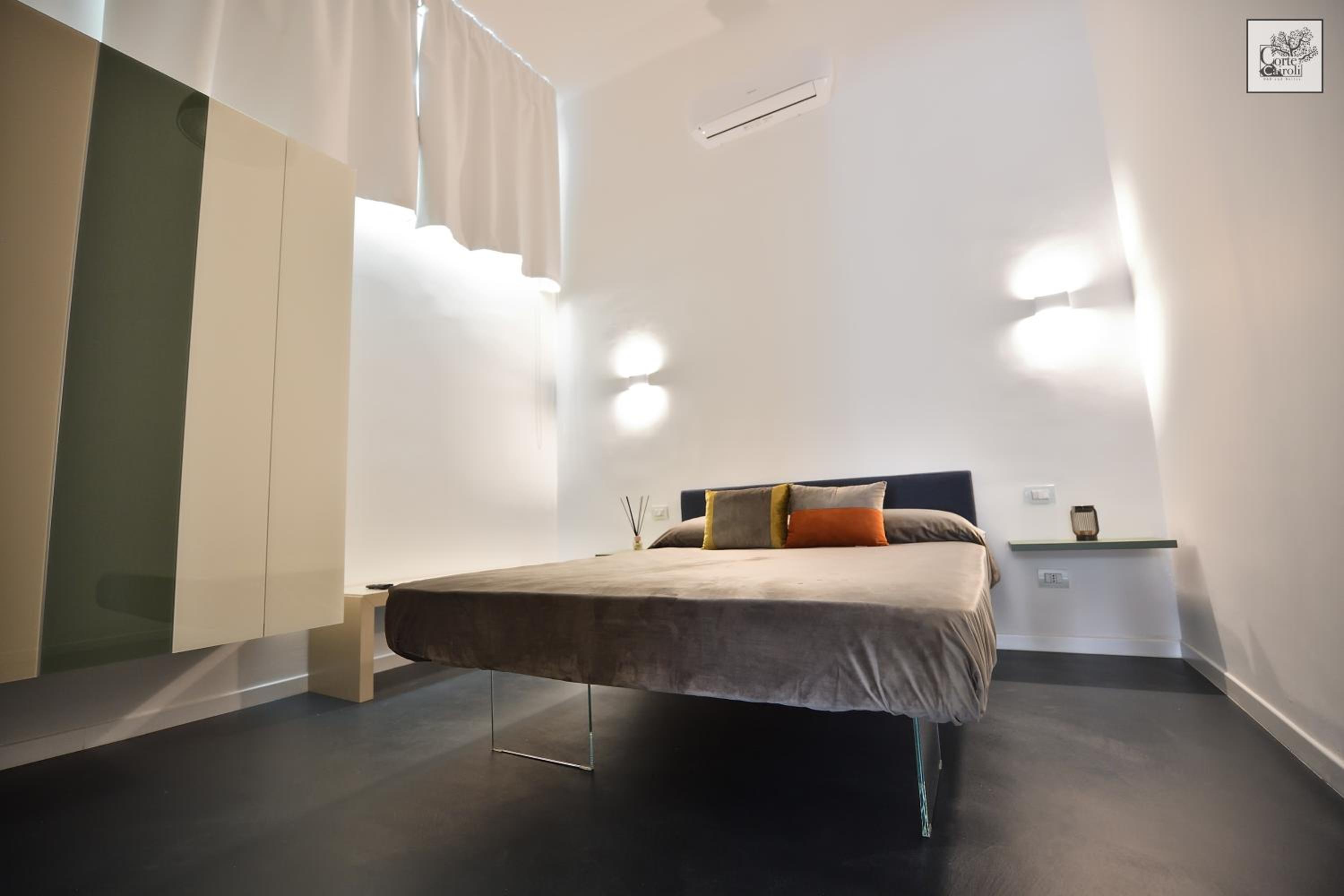 Large Double Room - Photo 3