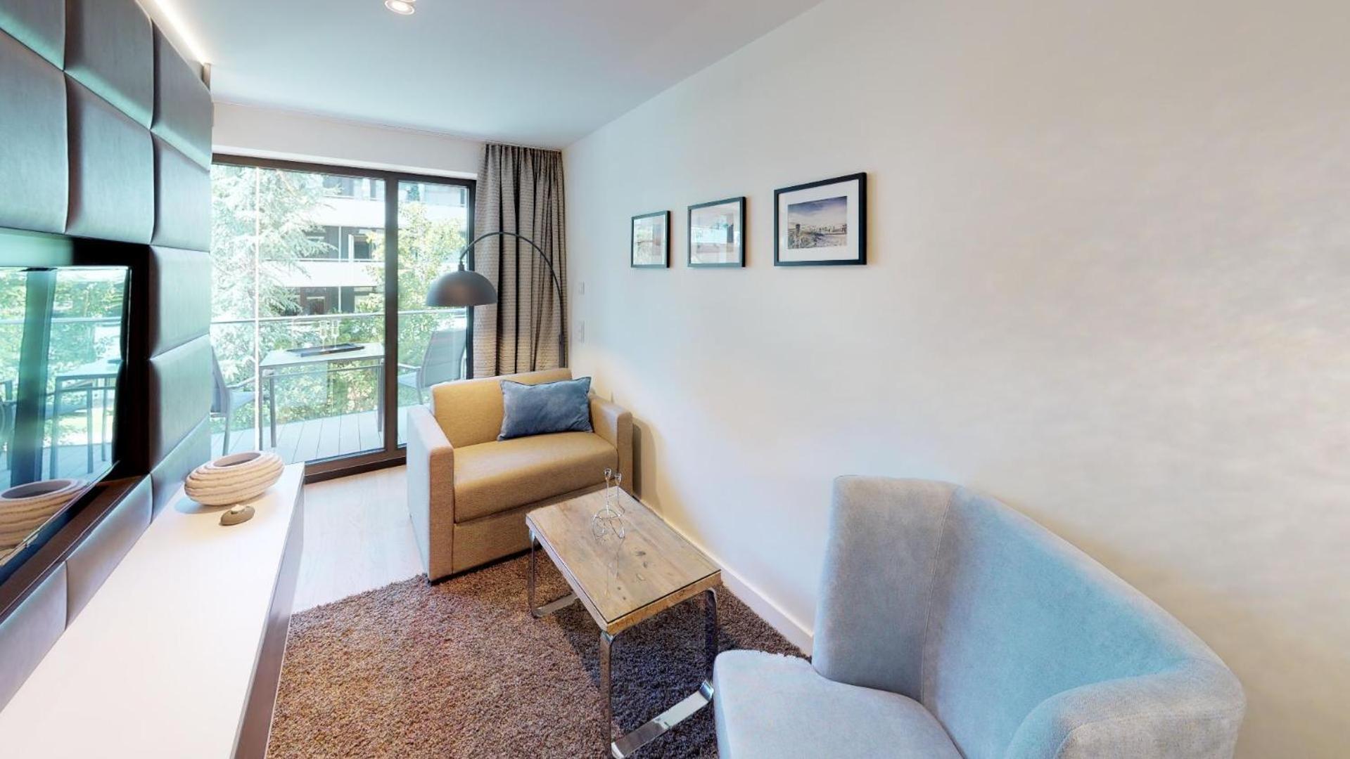 Apartment with Balcony photo 3