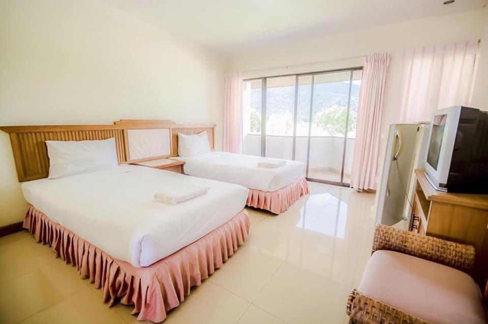 Twin Room with Lake View