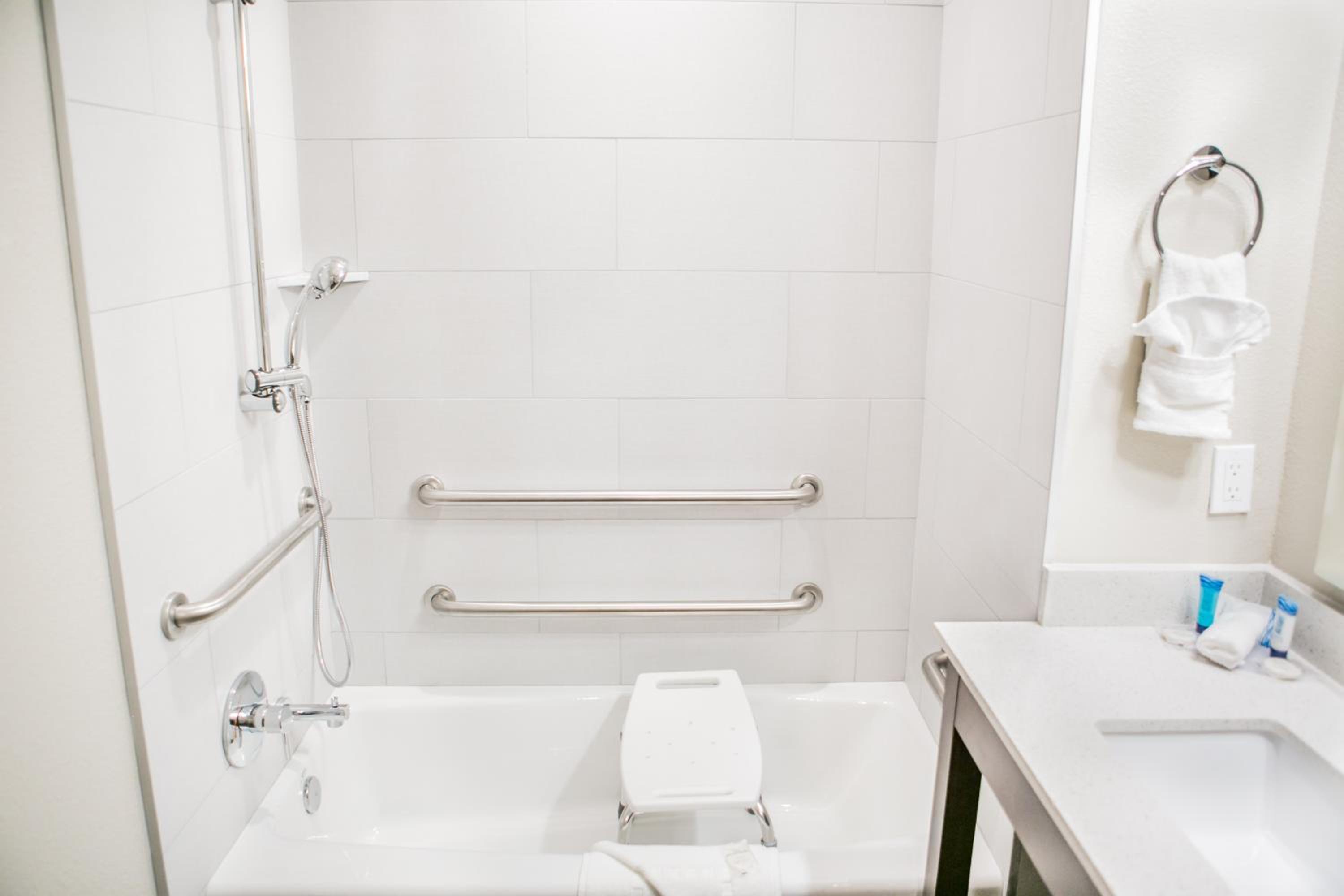 King Room - Disability Access - Photo 22