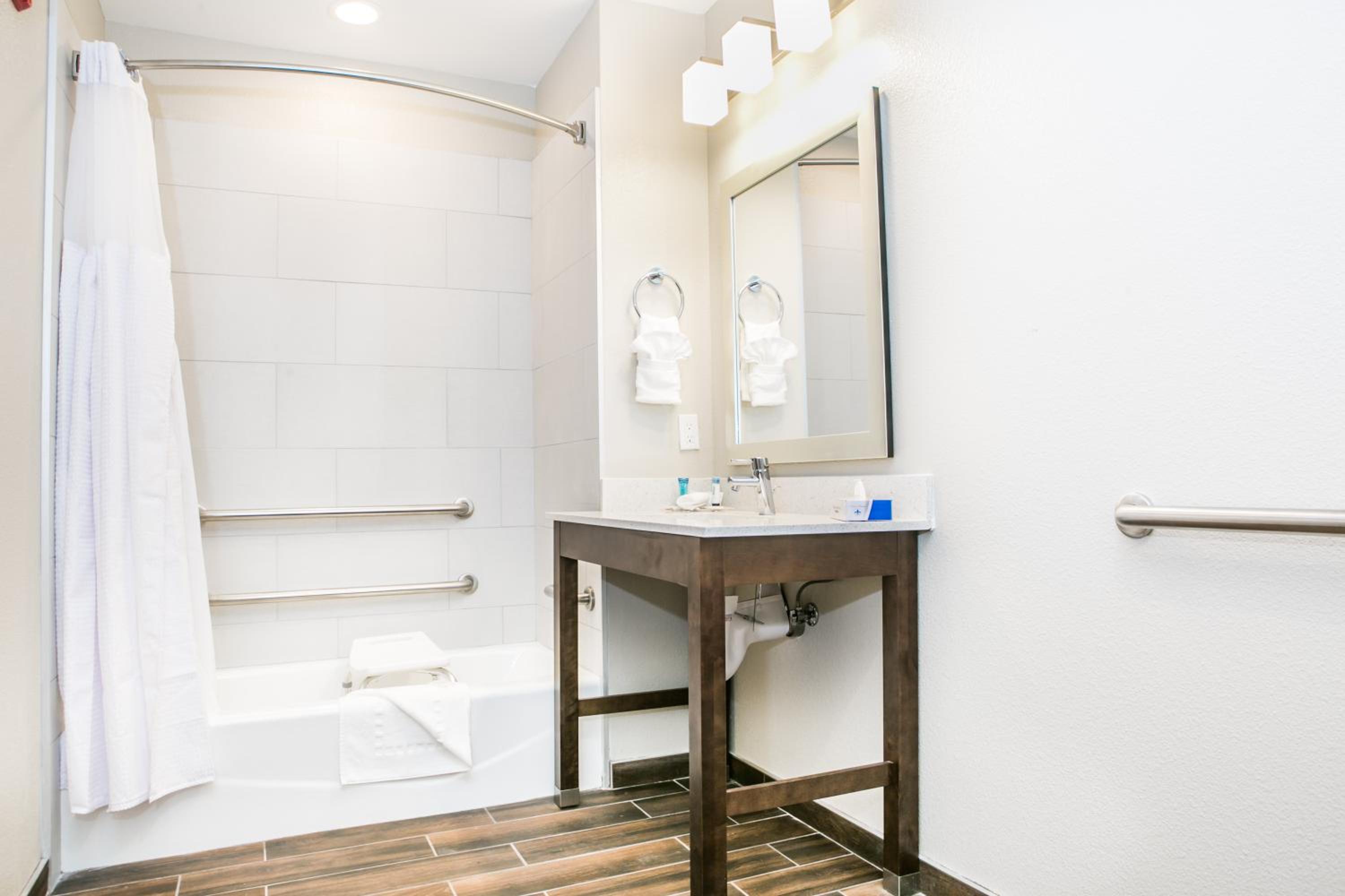 King Room - Disability Access - Photo 24